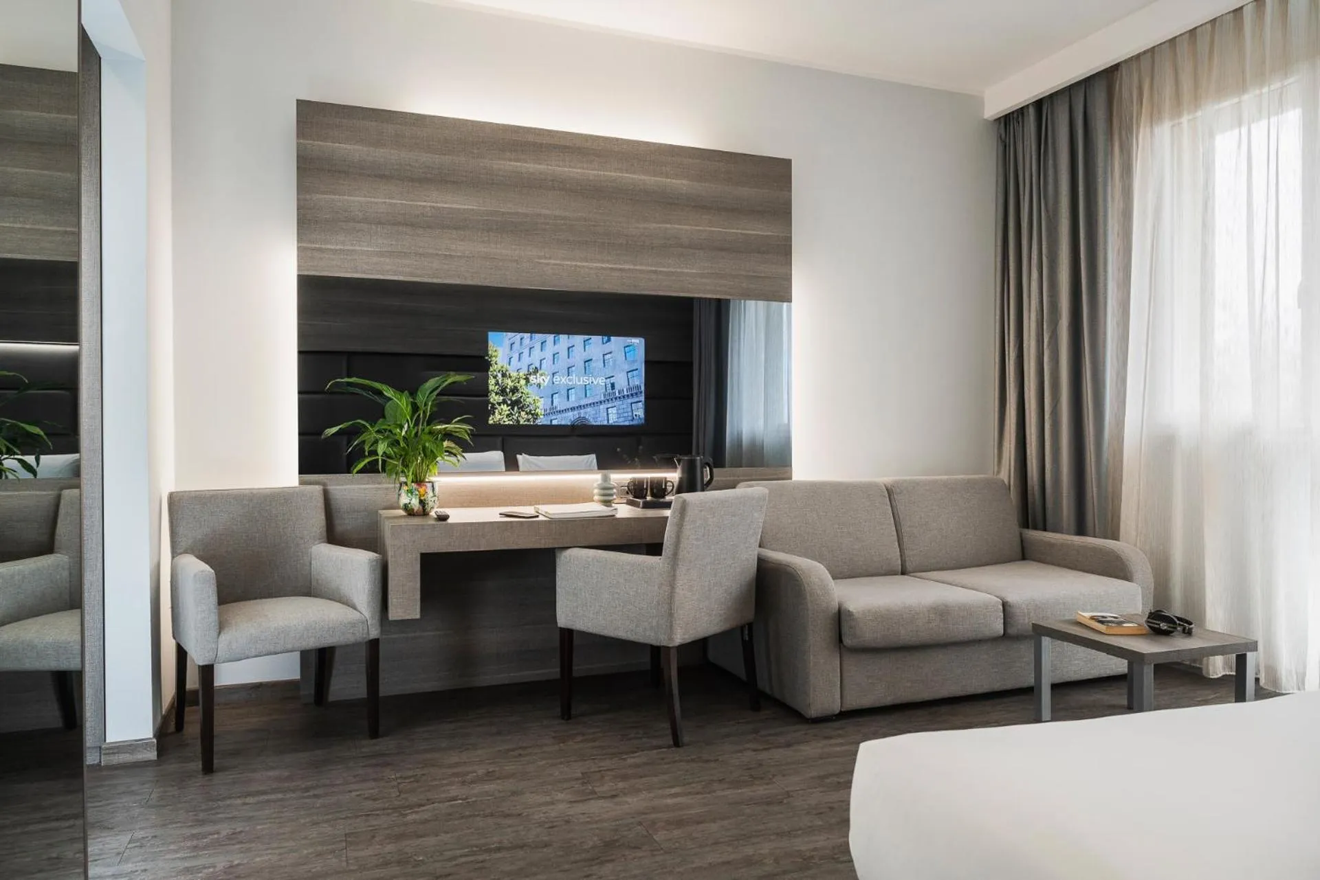 TV and multimedia in Just Hotel Saronno