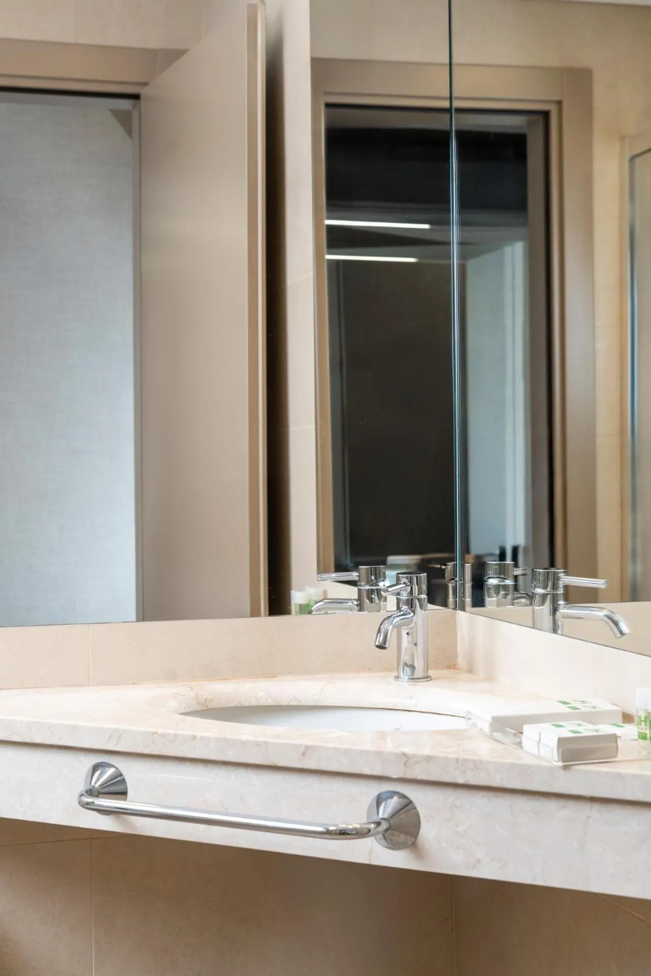 Bathroom in Just Hotel Saronno