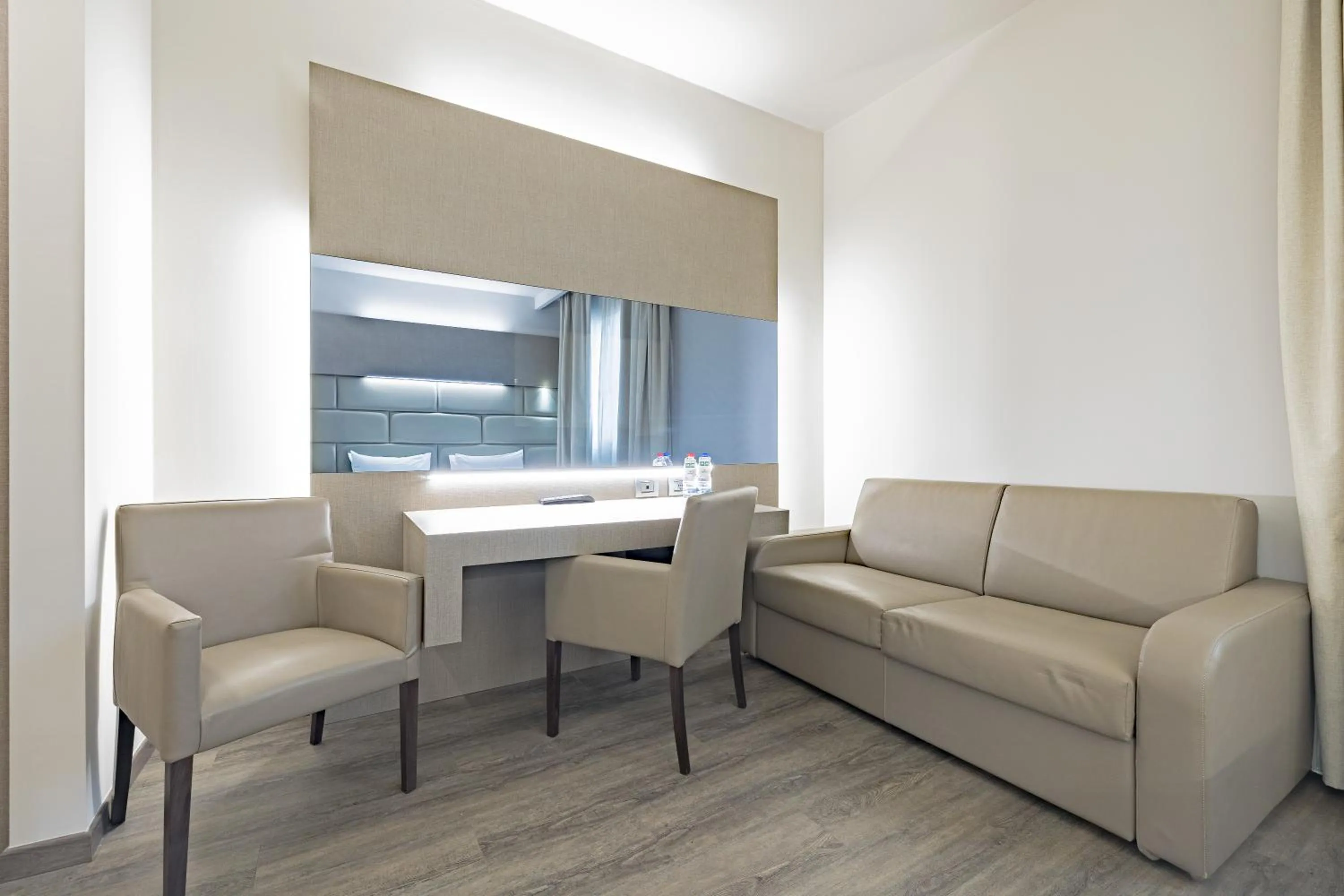 Living room in Just Hotel Saronno