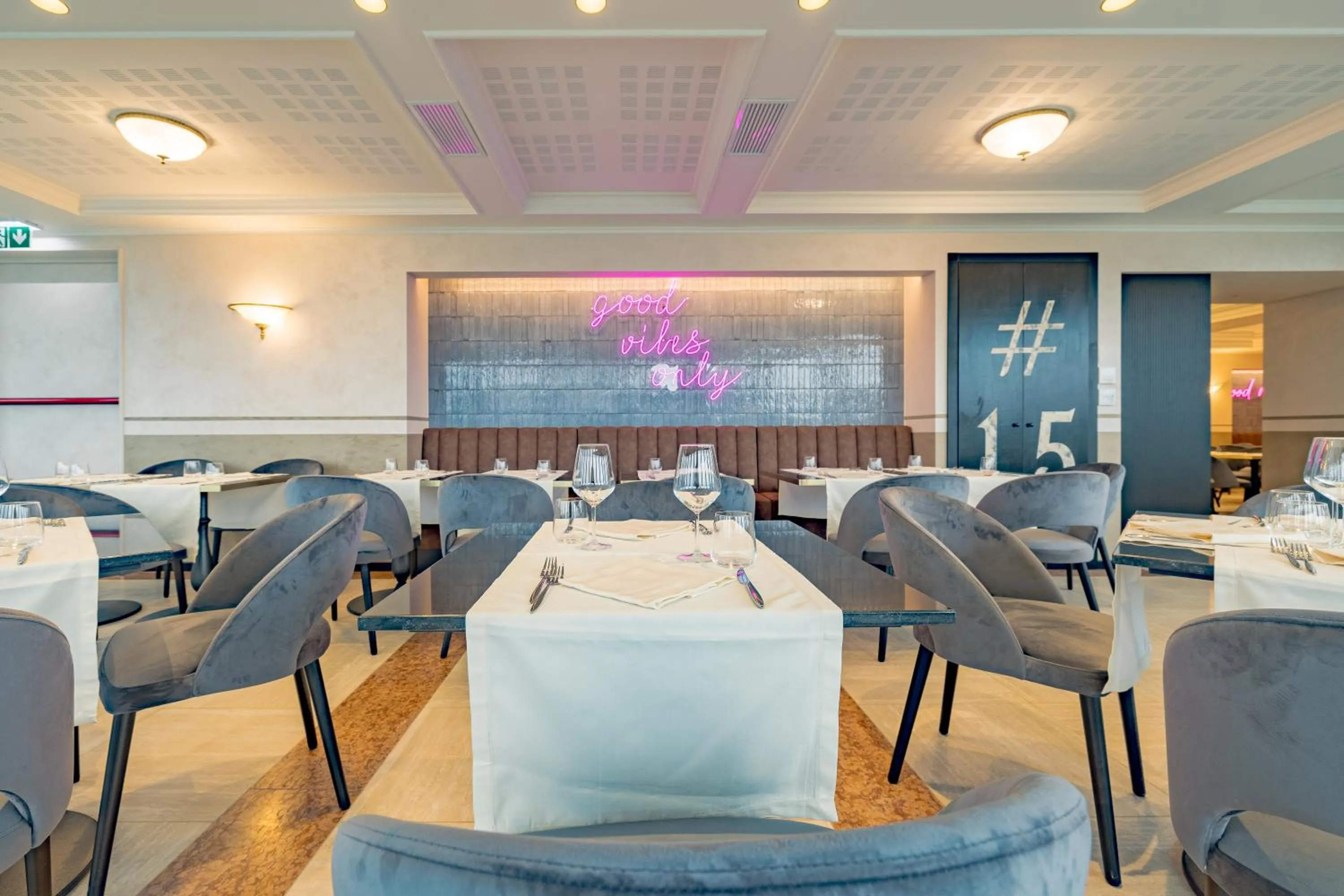 Restaurant/places to eat in Just Hotel Saronno