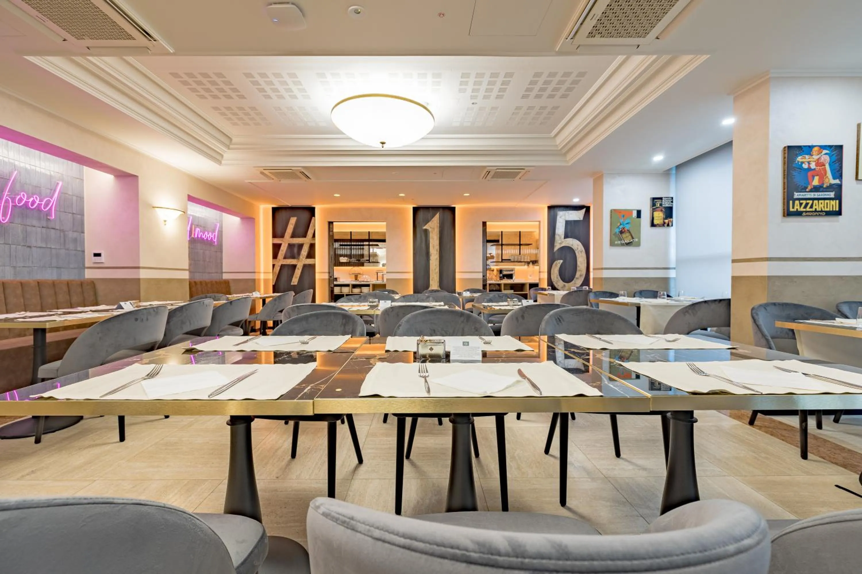 Restaurant/places to eat in Just Hotel Saronno