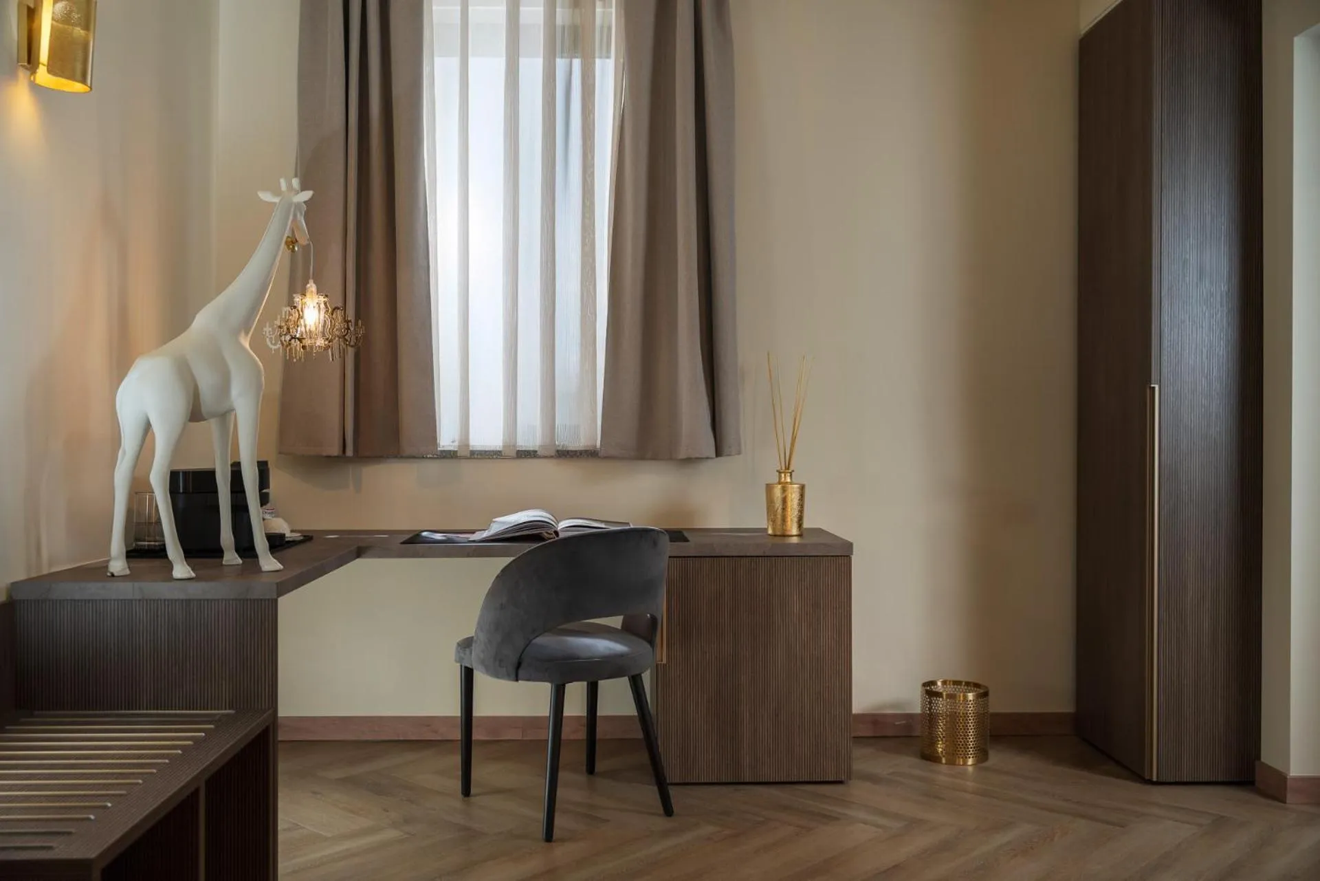 Seating area in Just Hotel Saronno