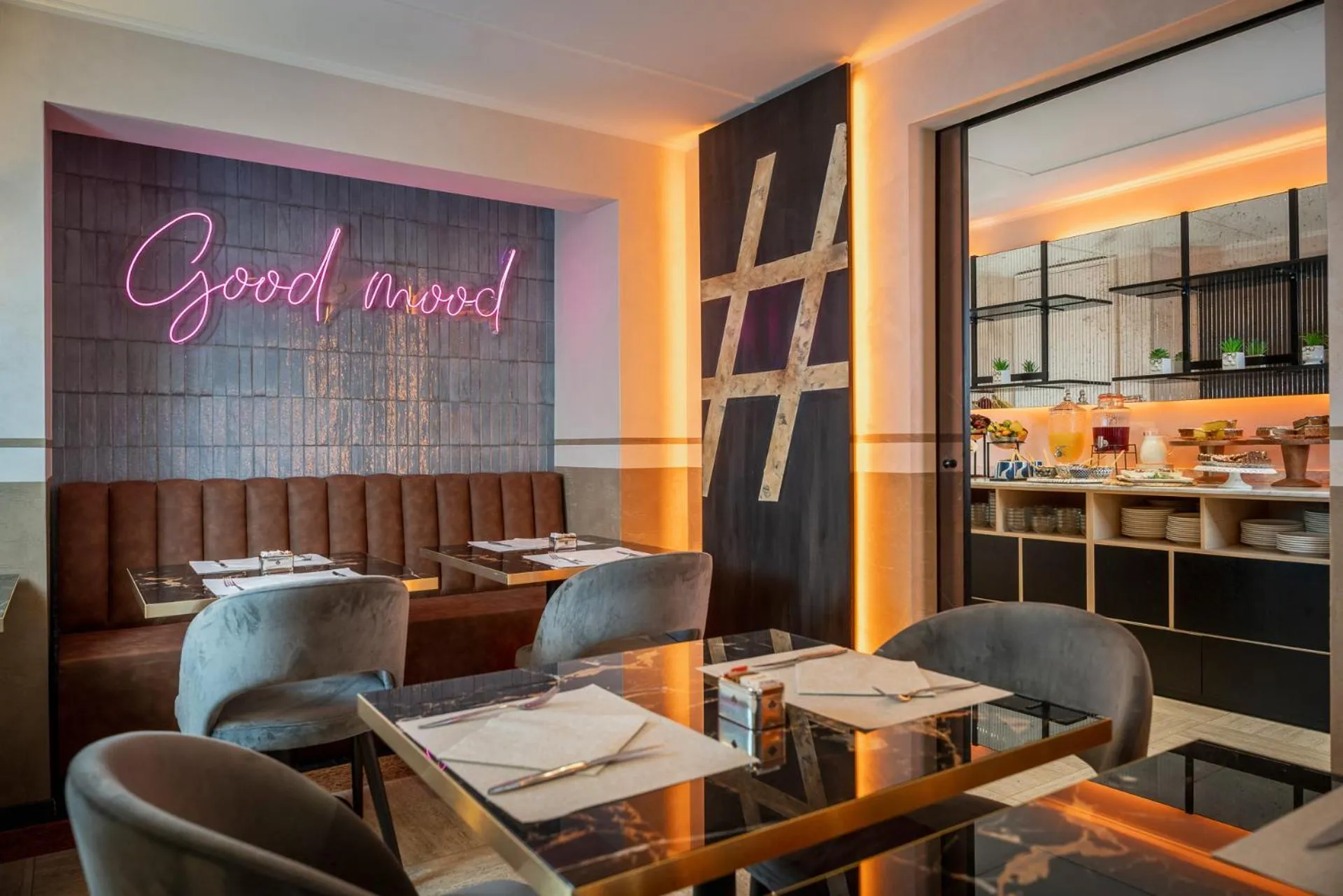 Restaurant/places to eat in Just Hotel Saronno