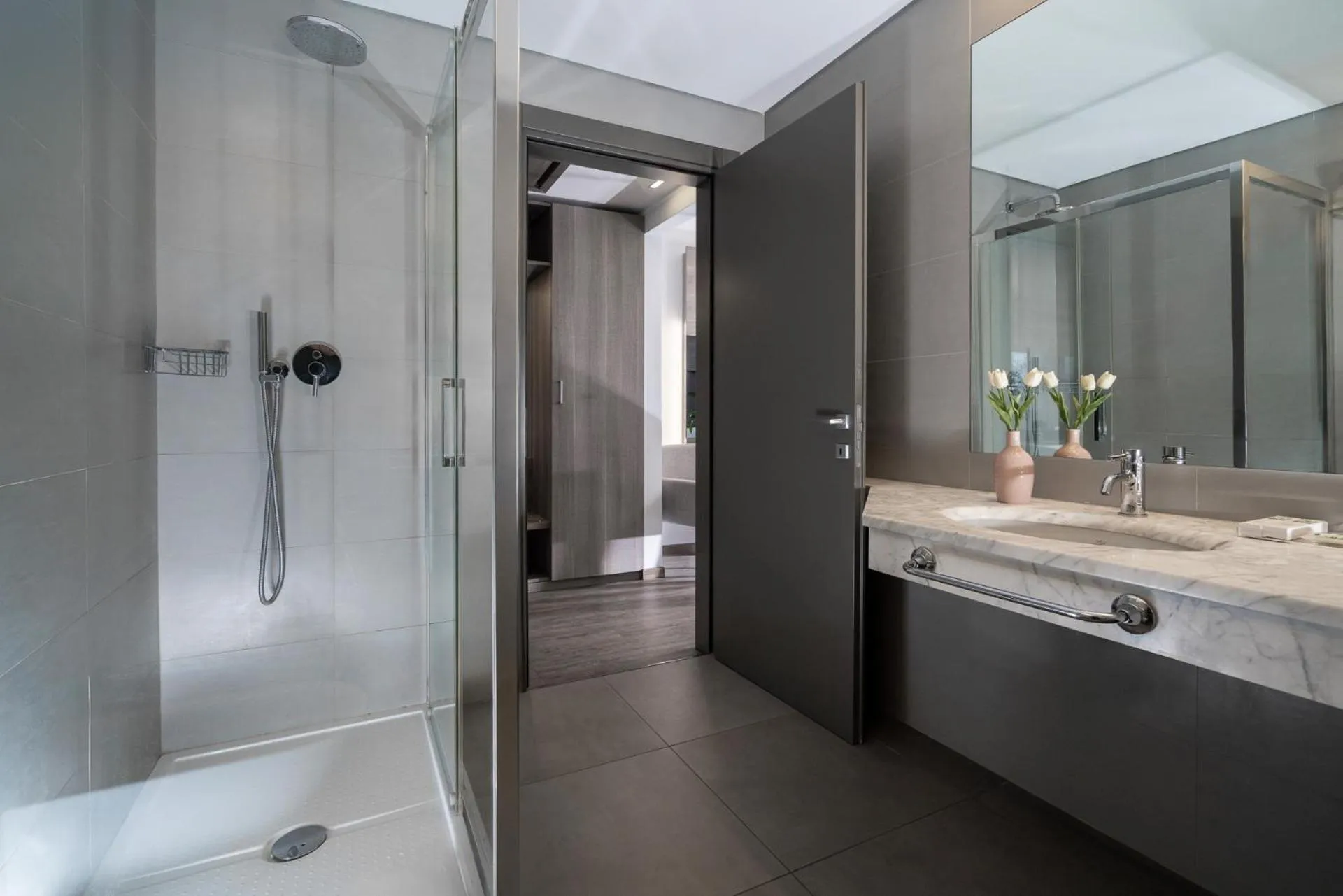 Shower in Just Hotel Saronno