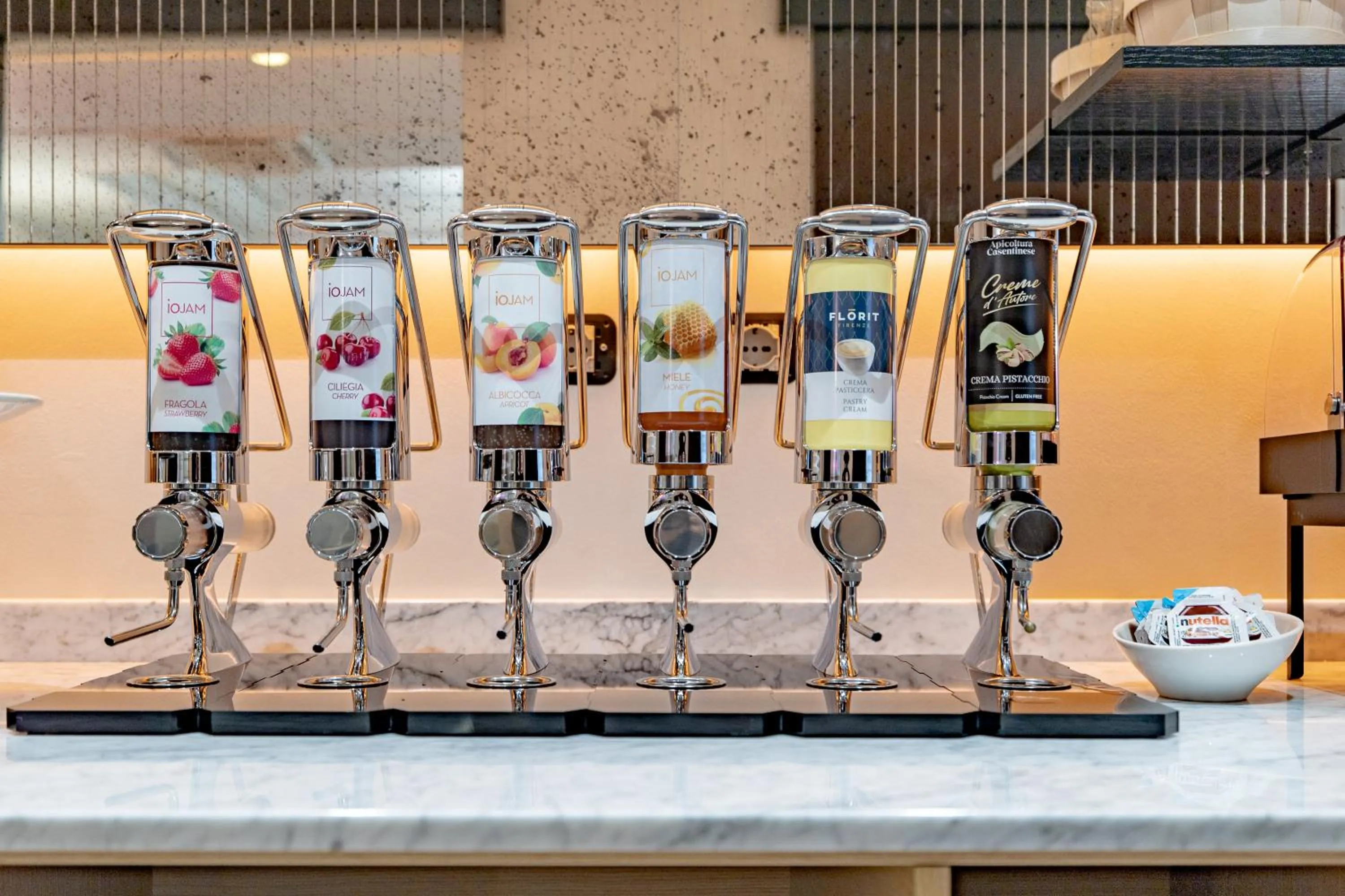 Food and drinks in Just Hotel Saronno