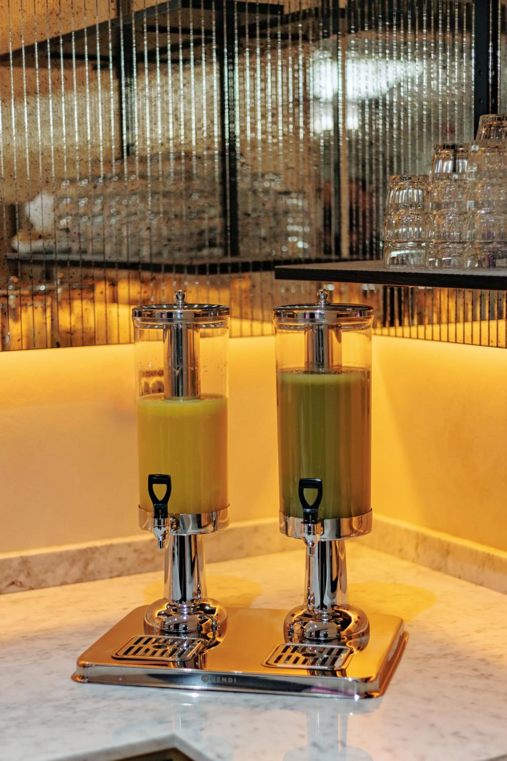 Food and drinks in Just Hotel Saronno