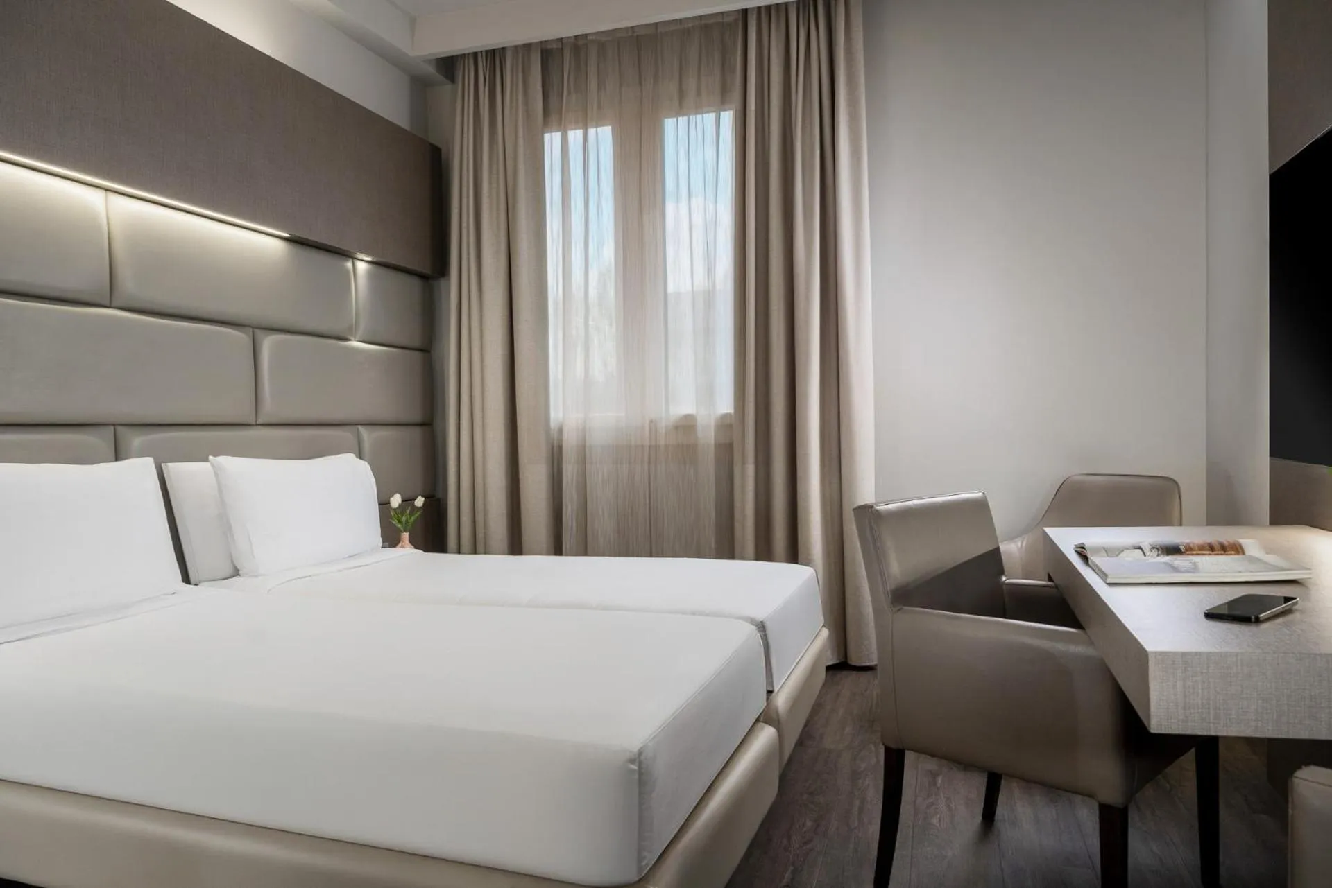 Bed in Just Hotel Saronno