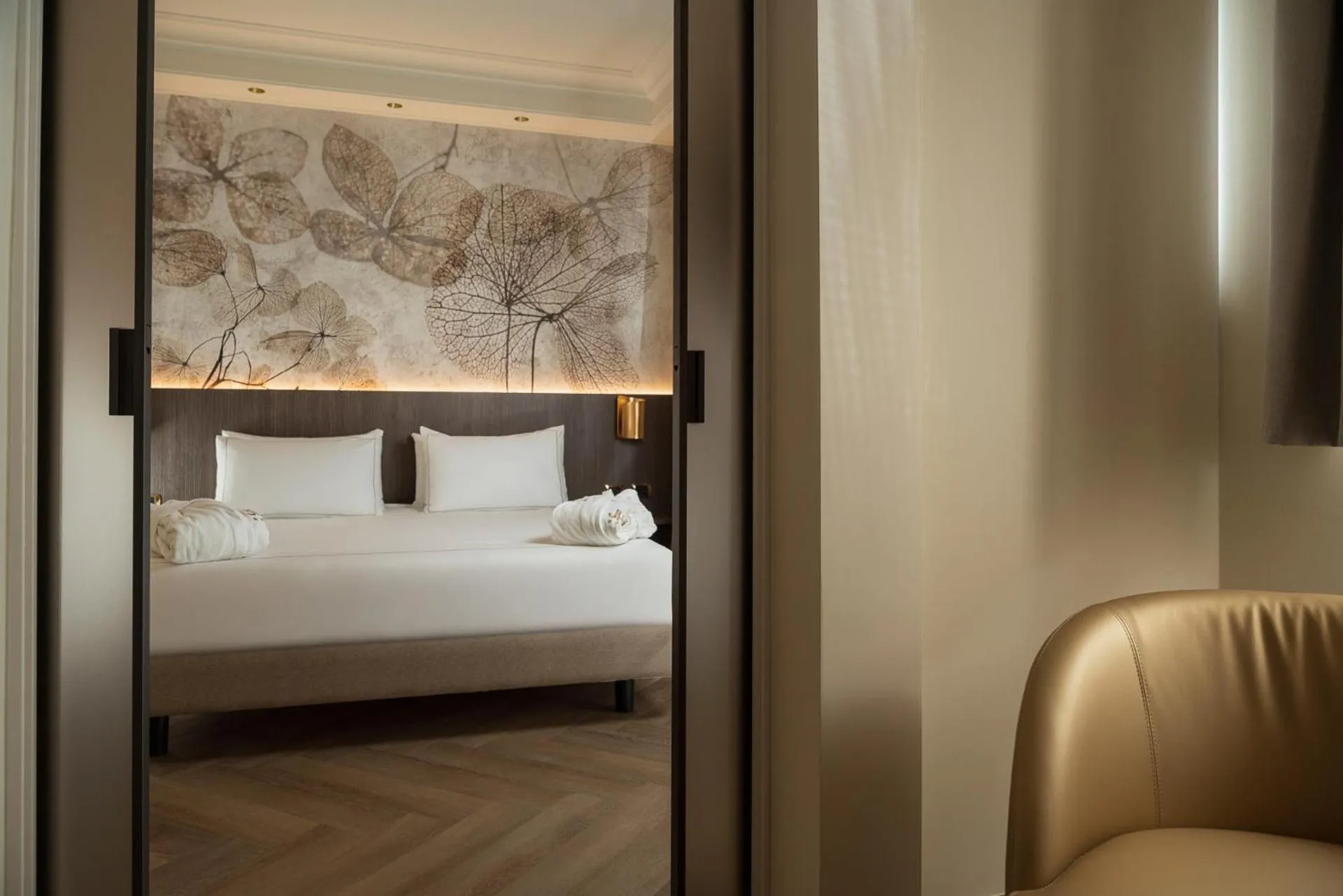 Bed in Just Hotel Saronno