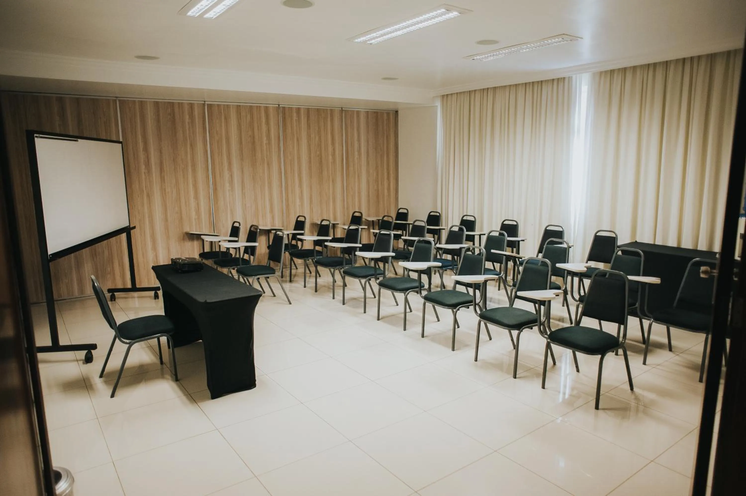 Meeting/conference room in Aruá Hotel, Restaurante e Convenções