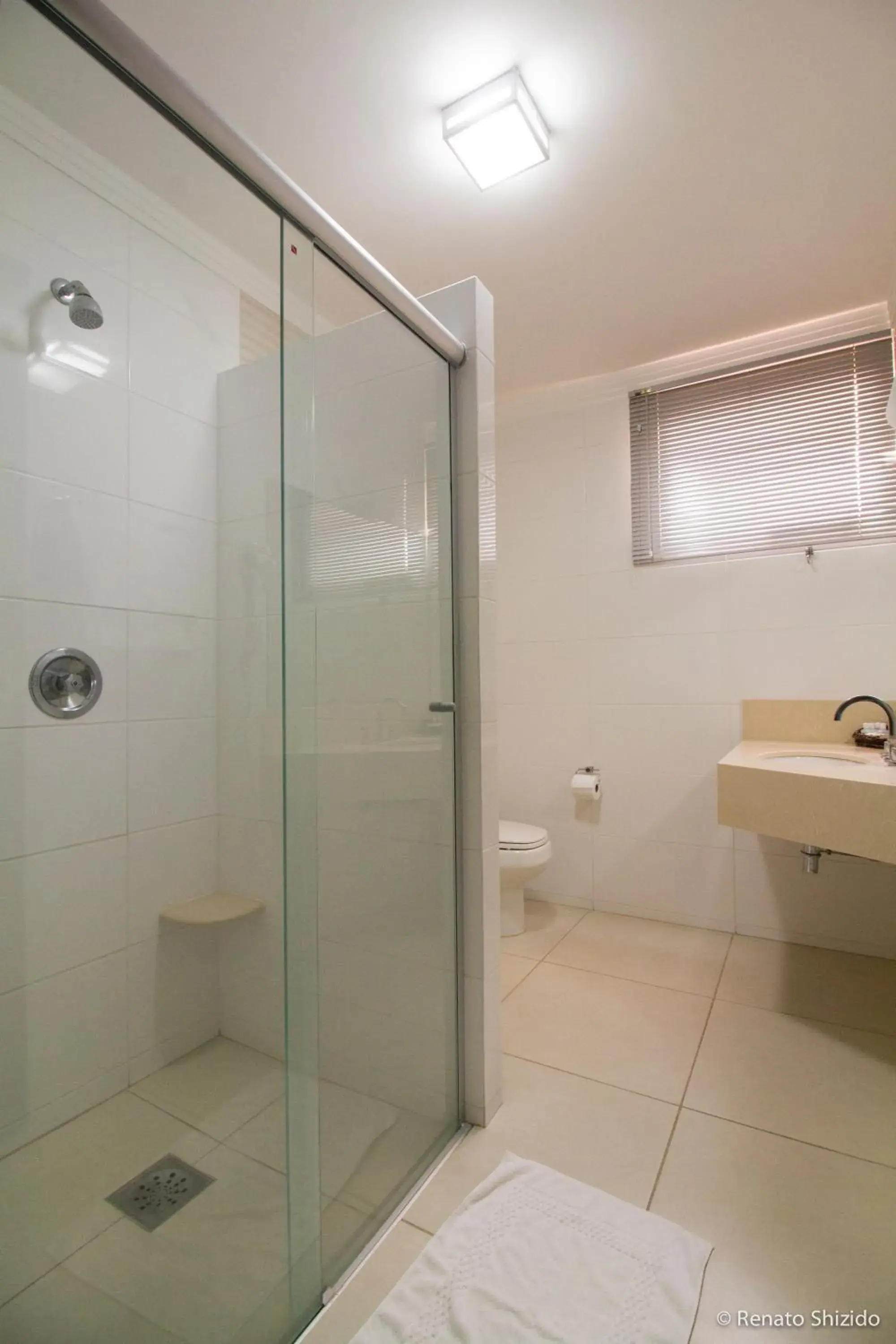 Shower in Aruá Hotel, Restaurante e Convenções Shower in Aruá Hotel, Restaurante e Convenções