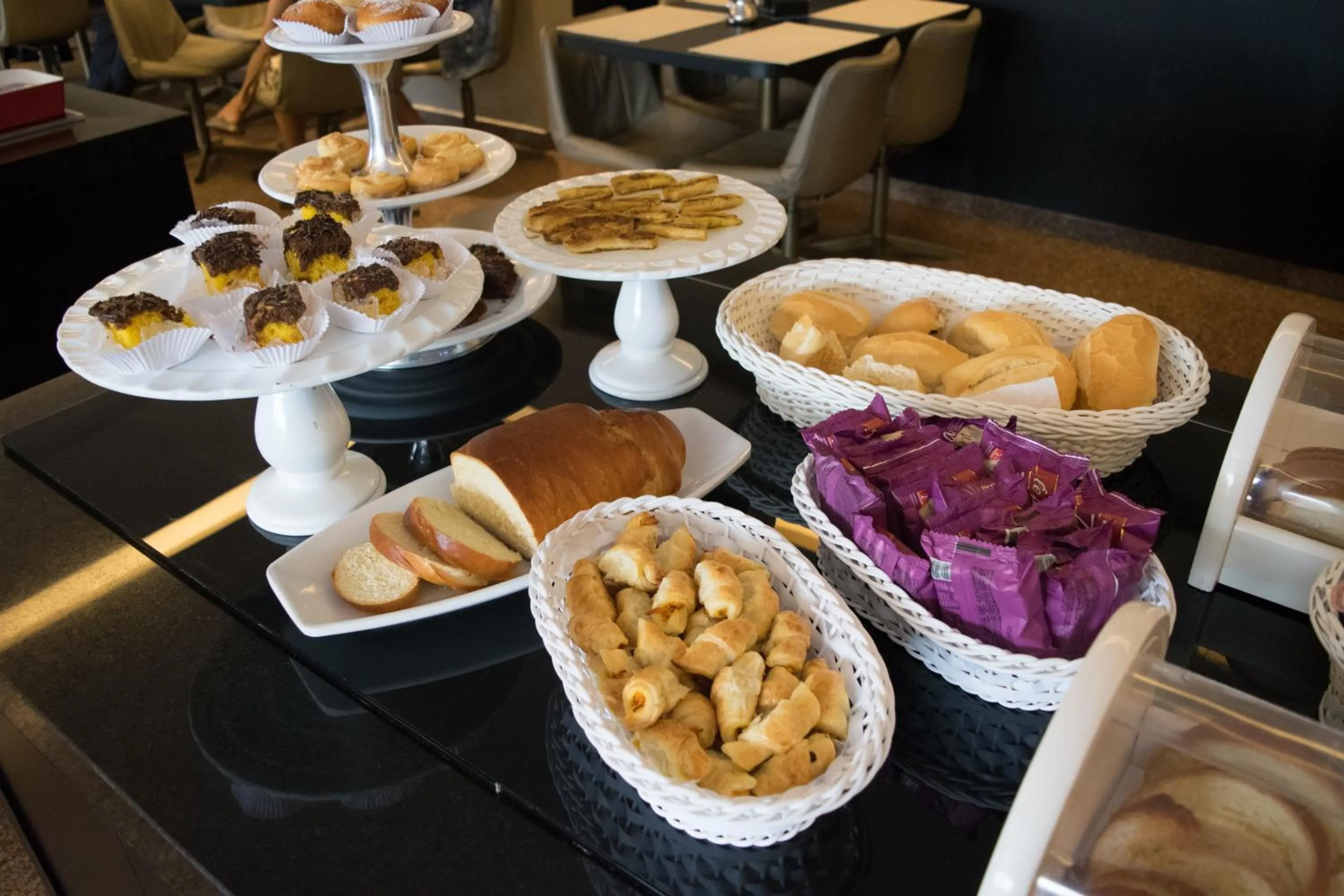 Breakfast in Aruá Hotel, Restaurante e Convenções