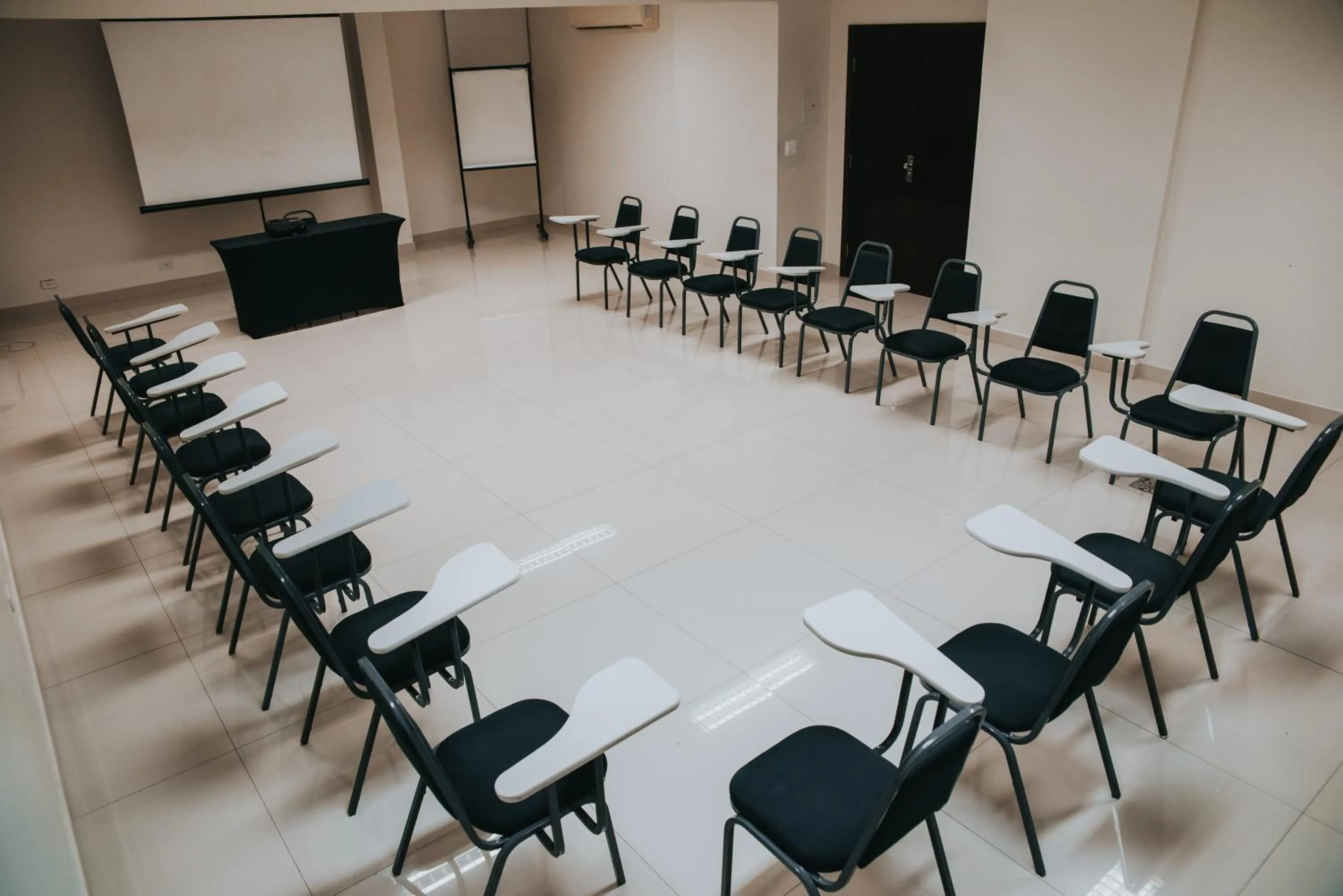 Meeting/conference room in Aruá Hotel, Restaurante e Convenções