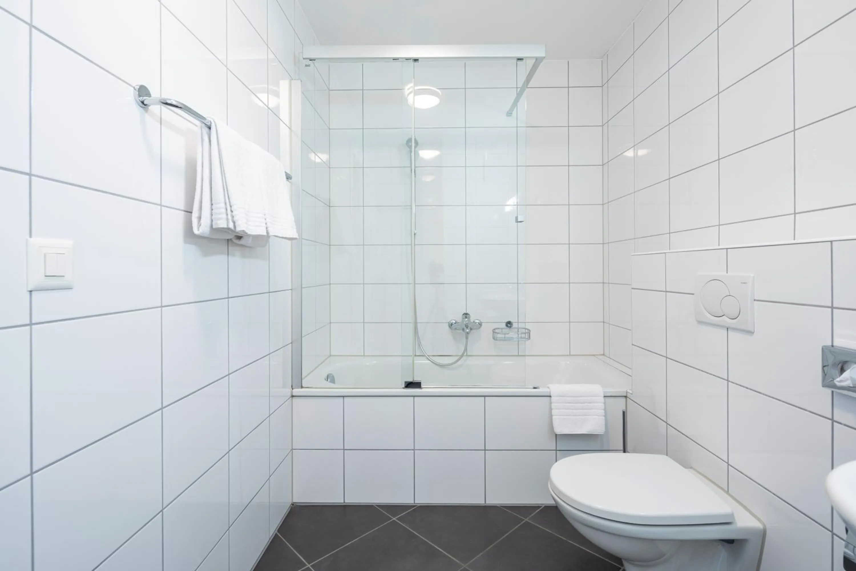 Bathroom in Marina Walensee Hotel