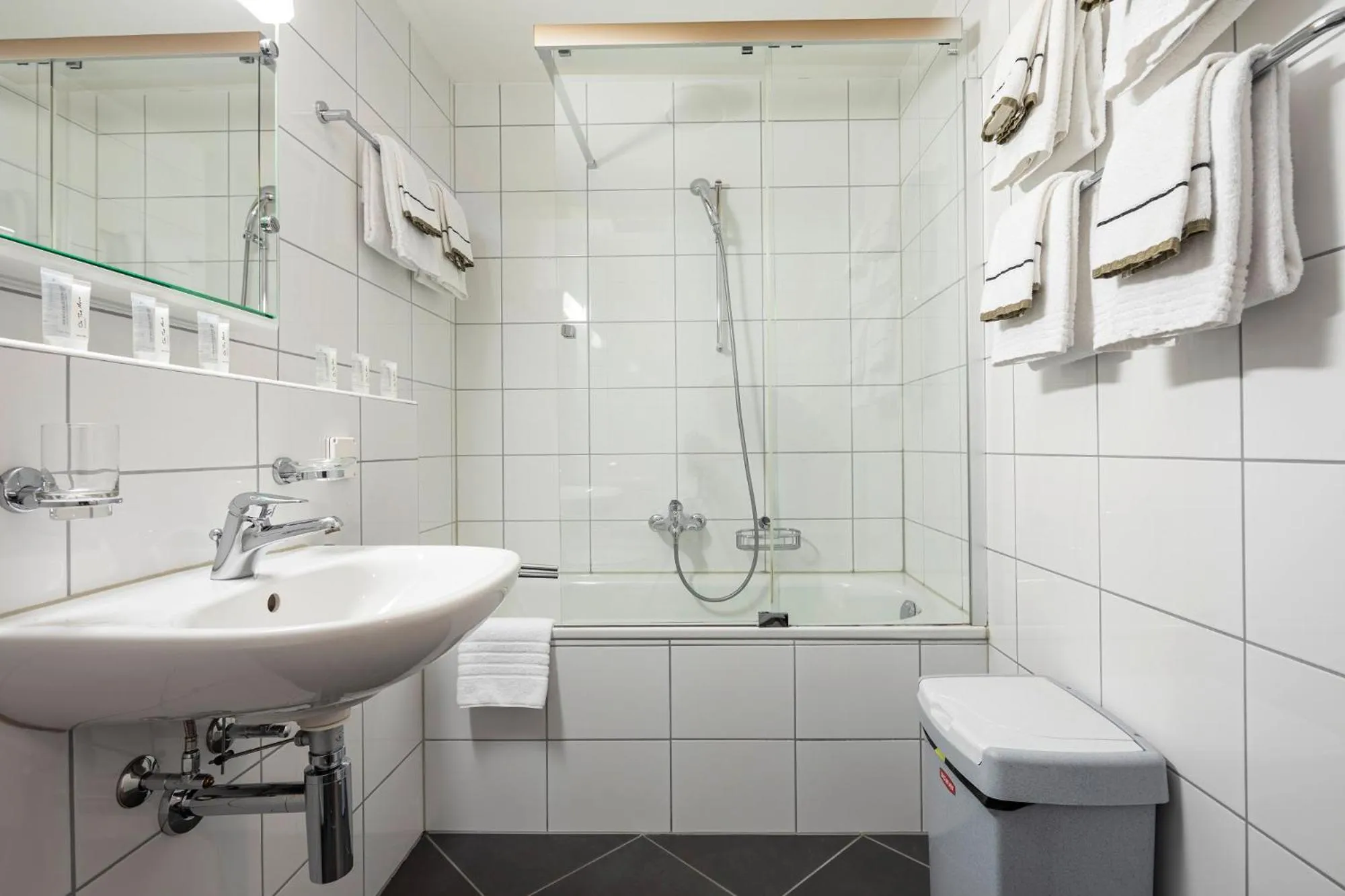 Bathroom in Marina Walensee Hotel