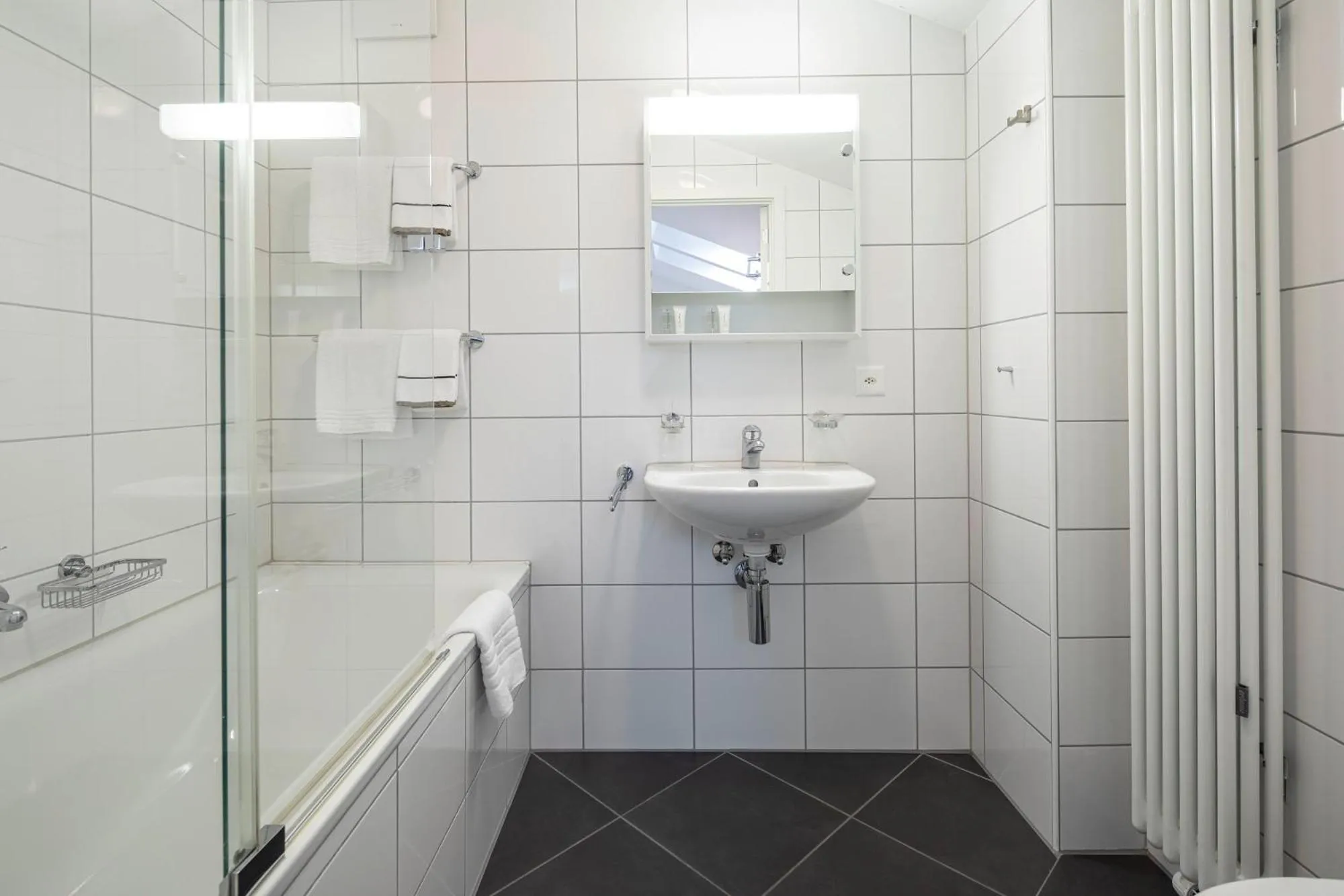 Bathroom in Marina Walensee Hotel