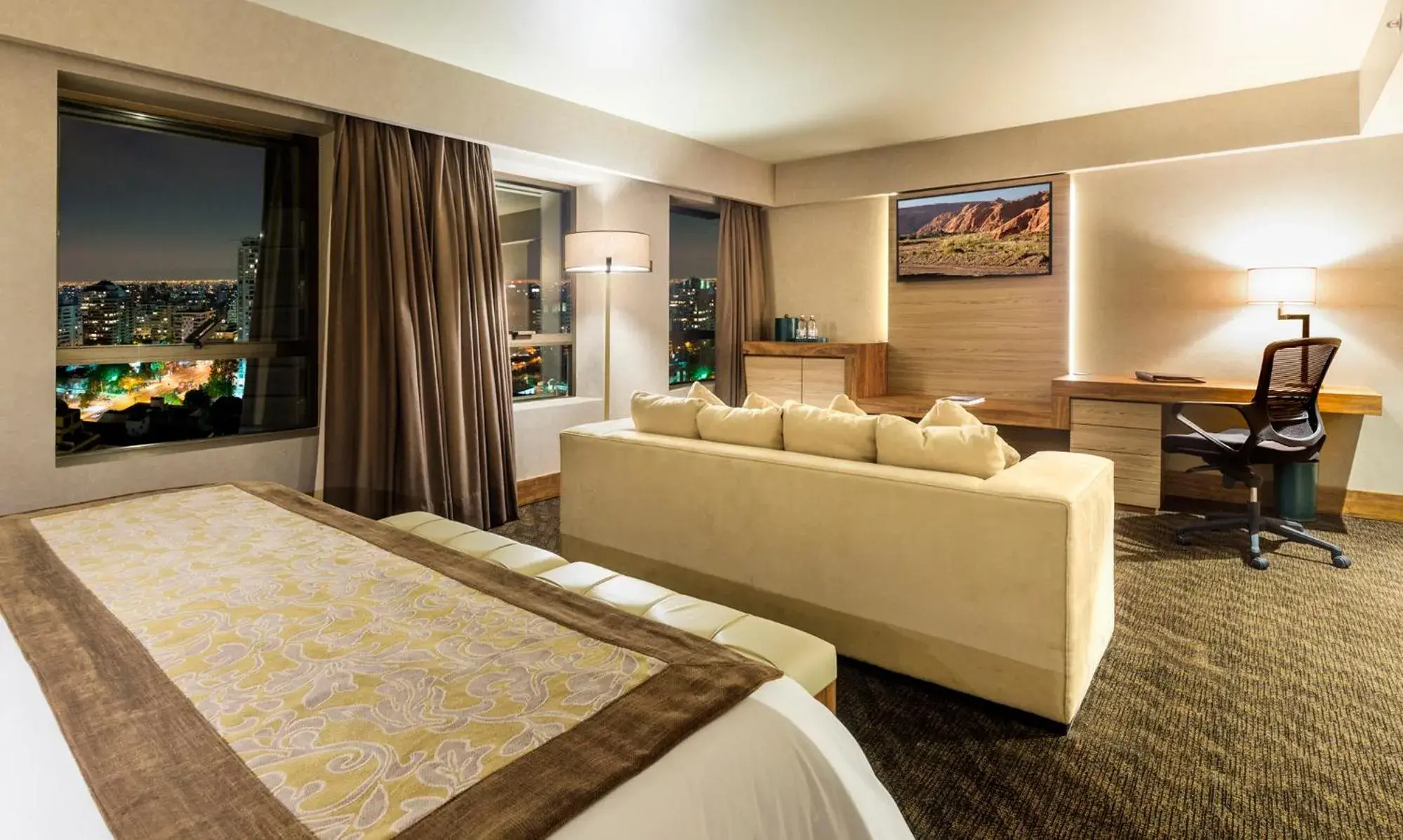 Photo of the whole room in Hotel Regal Pacific Santiago Photo of the whole room in Hotel Regal Pacific Santiago