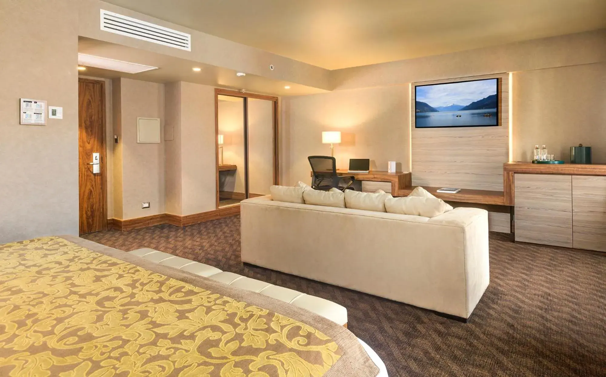 Photo of the whole room, Bed in Hotel Regal Pacific Santiago Photo of the whole room, Bed in Hotel Regal Pacific Santiago