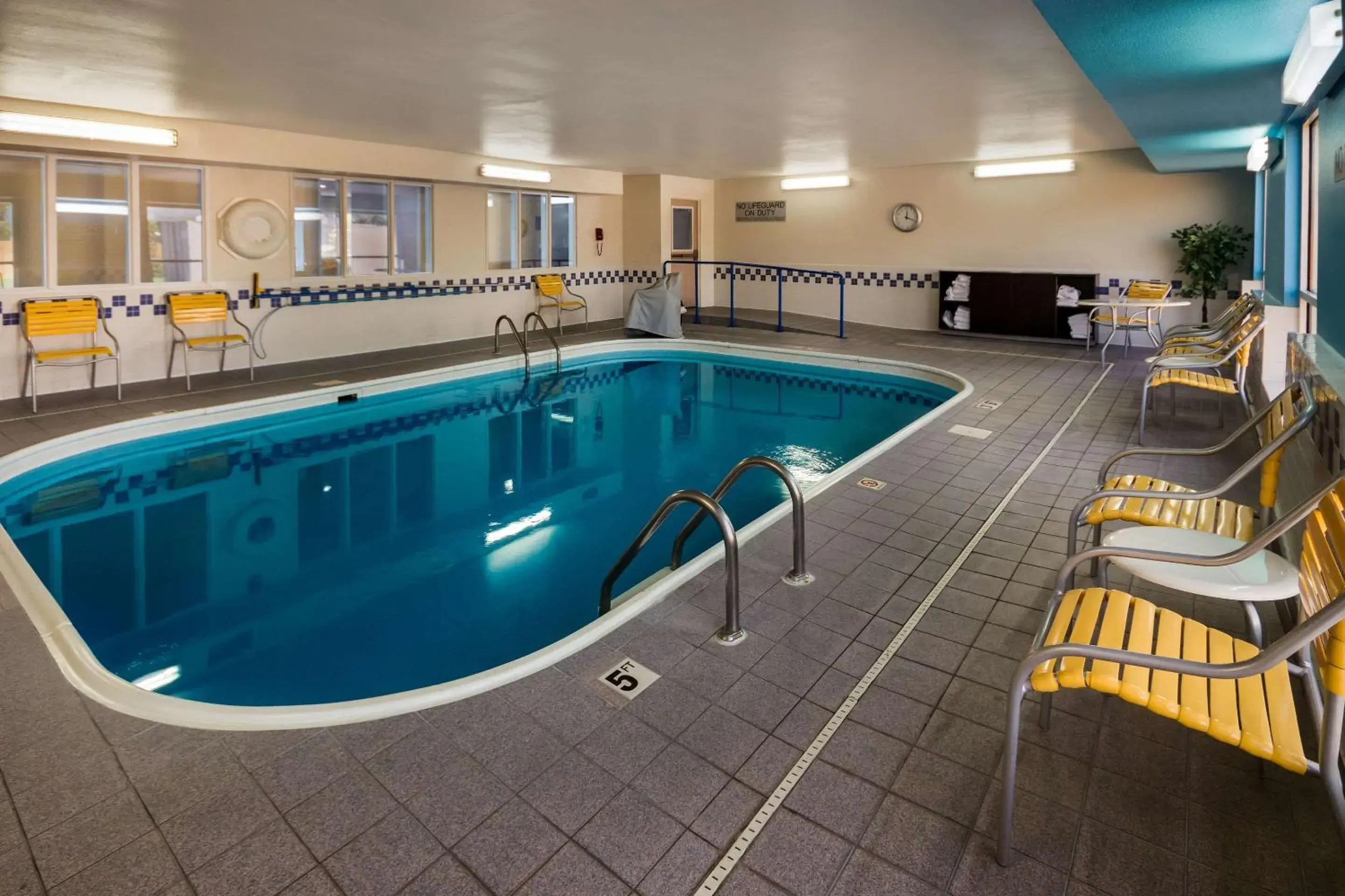Swimming pool in Quality Inn & Suites Bozeman Swimming pool in Quality Inn & Suites Bozeman