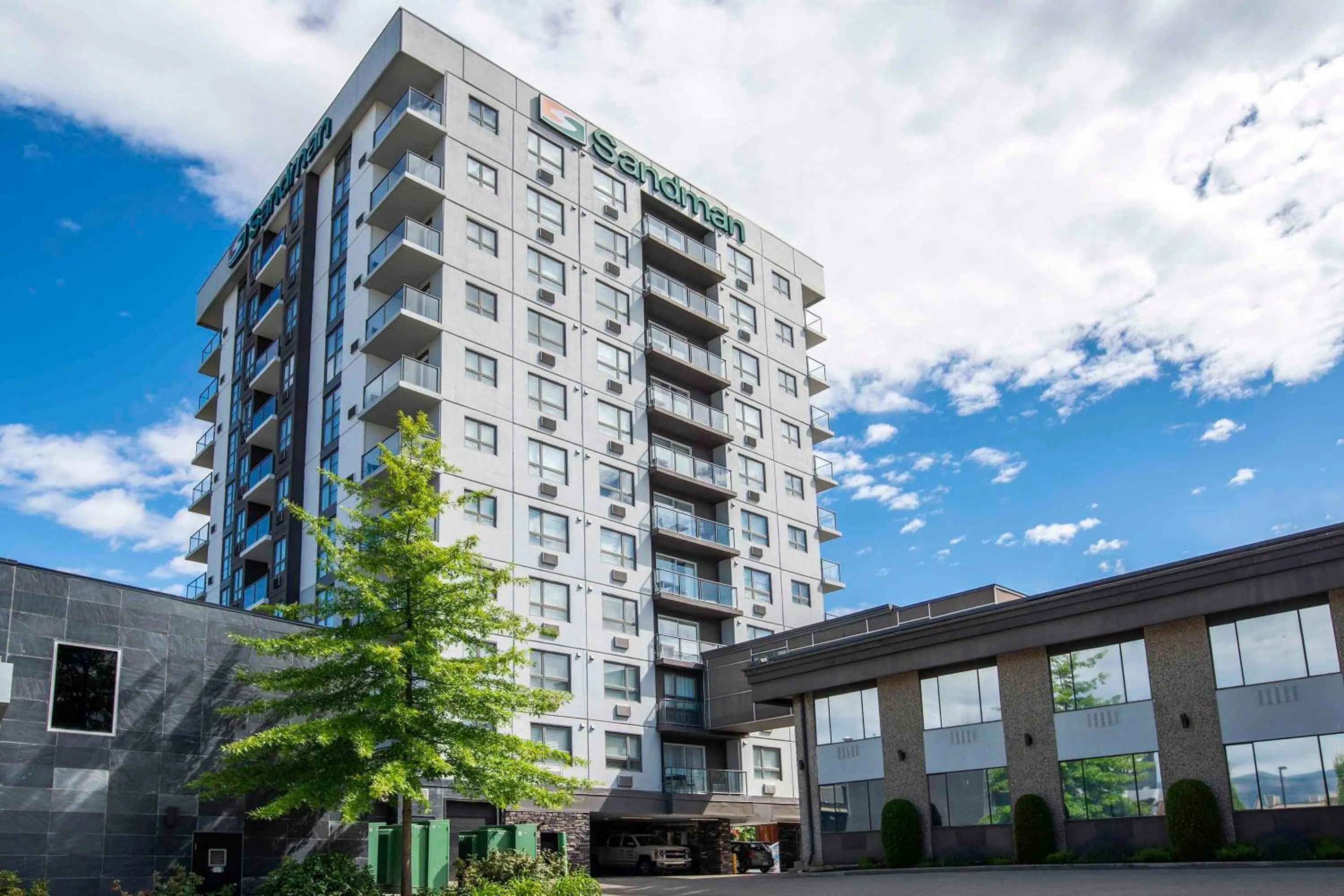Property building in Sandman Hotel & Suites Kelowna