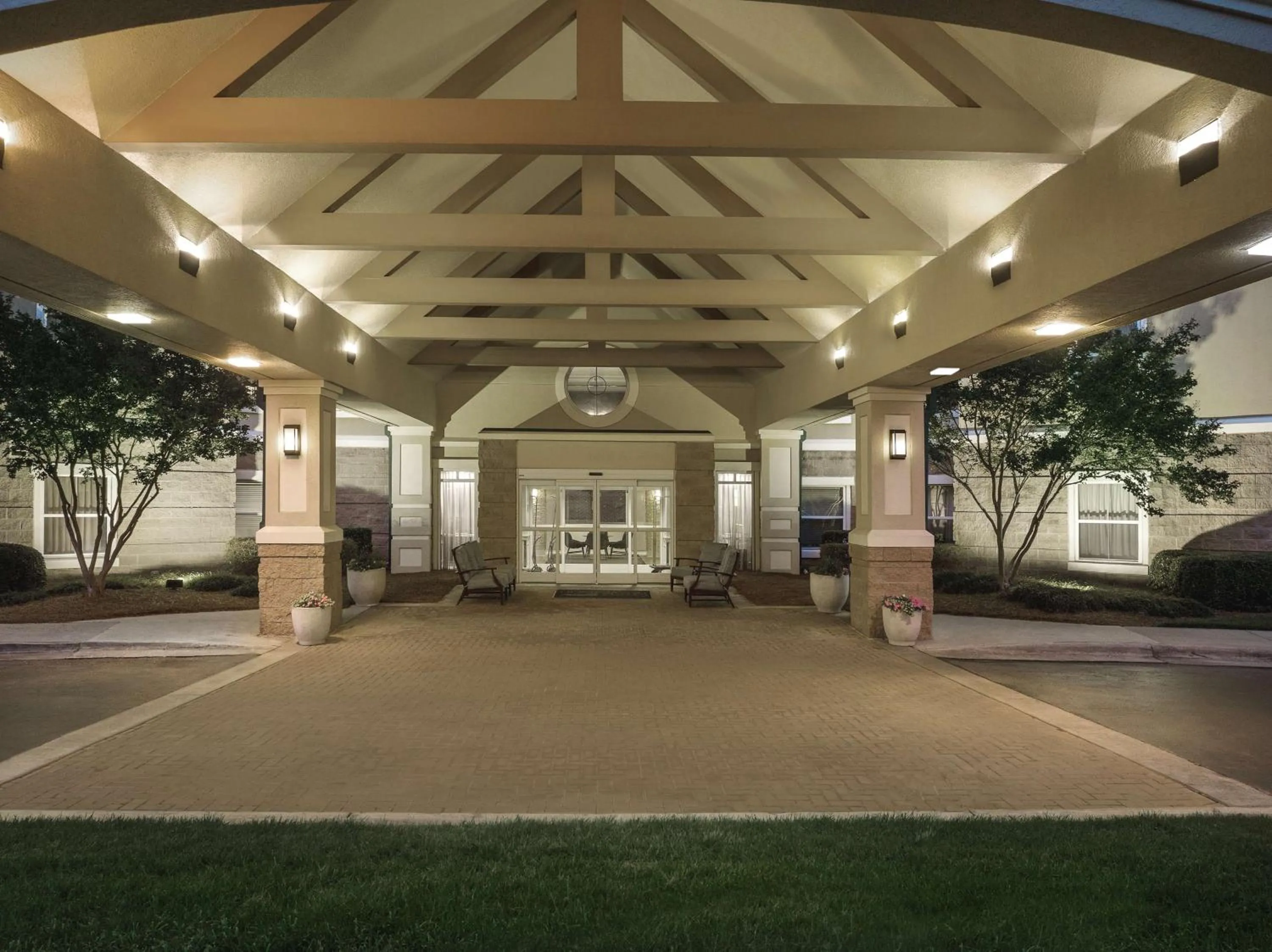 Property building in Homewood Suites by Hilton Raleigh-Durham Airport at RTP