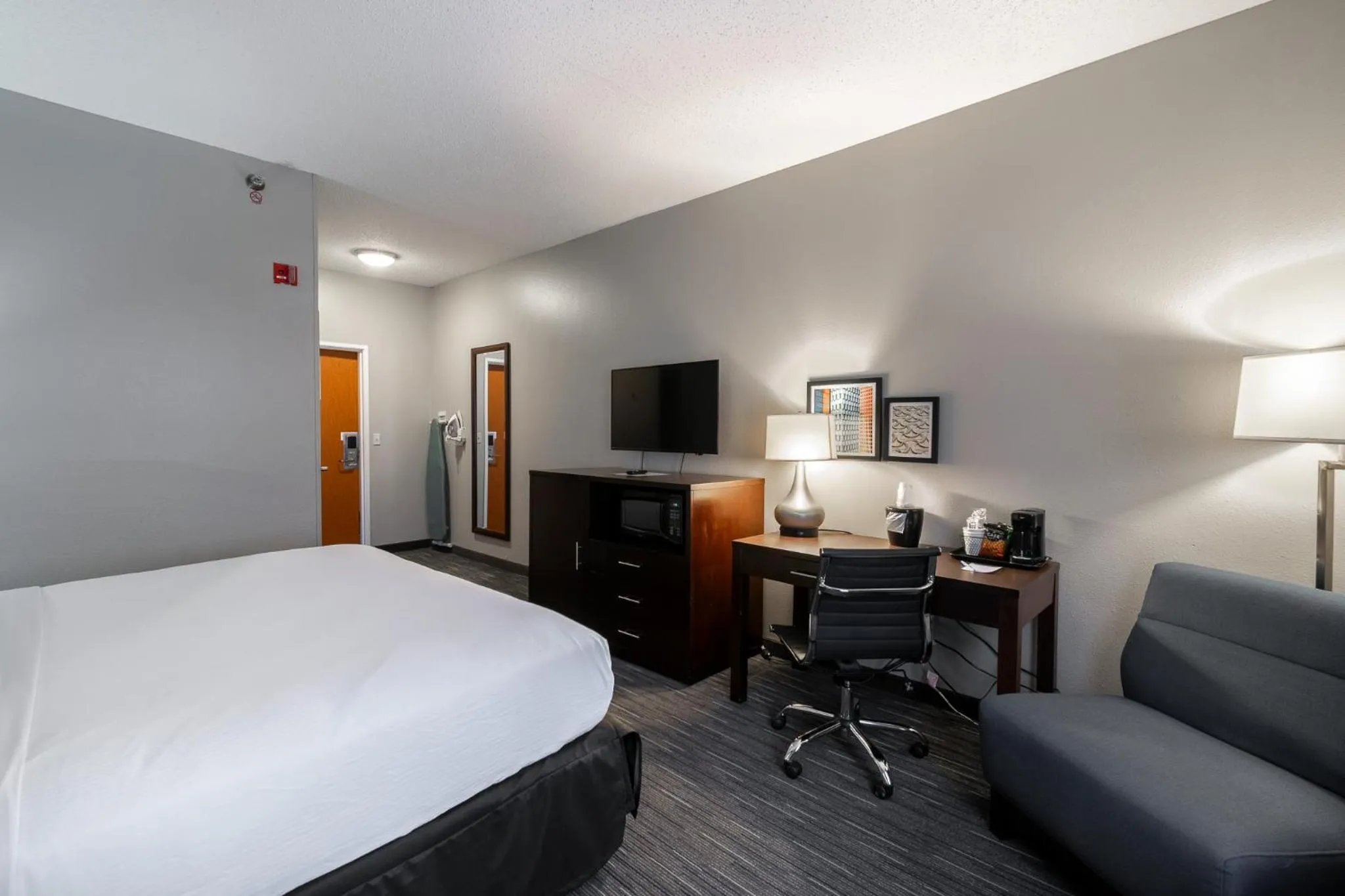 Bed in Wingate by Wyndham Great Falls