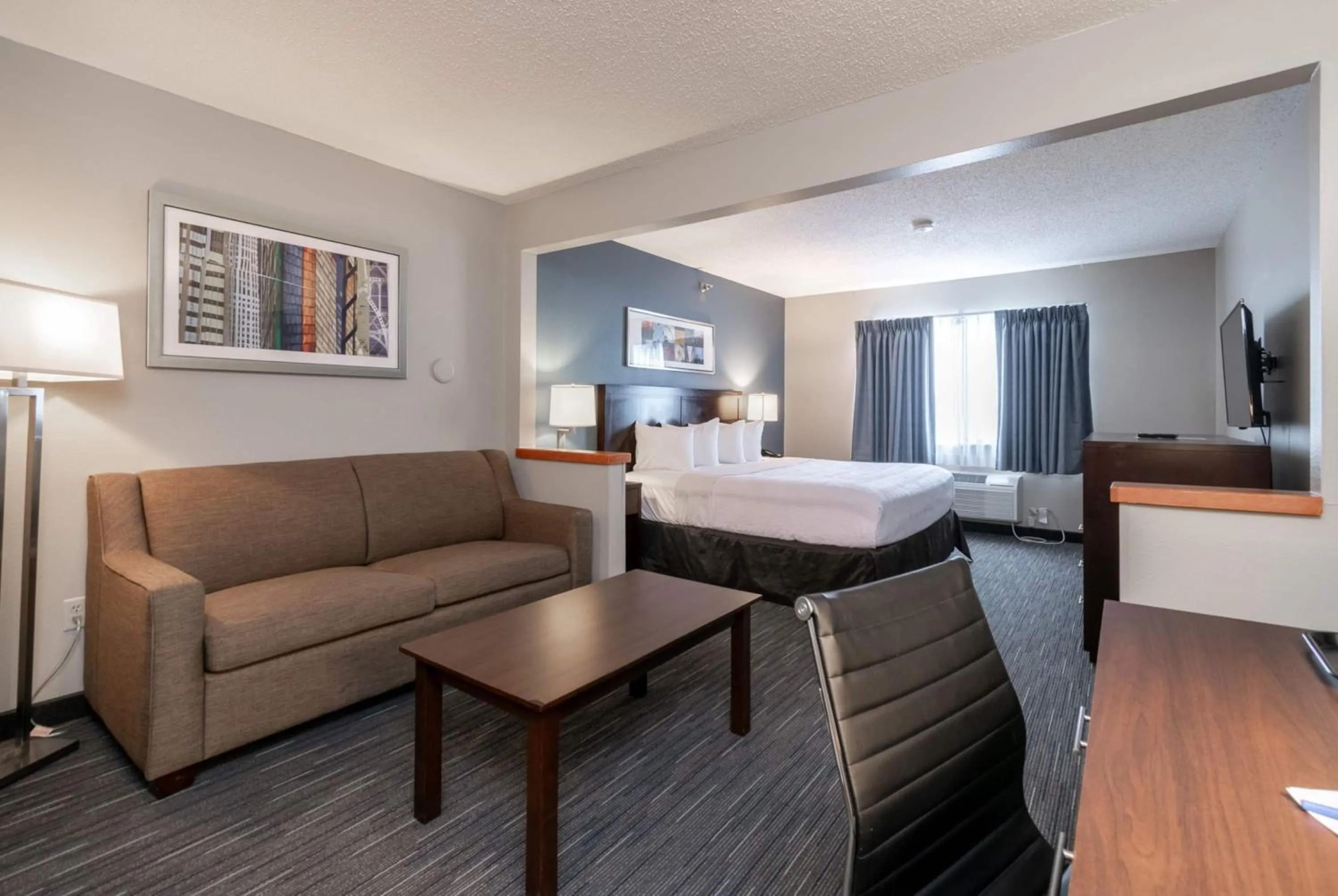 Photo of the whole room, Bed in Wingate by Wyndham Great Falls