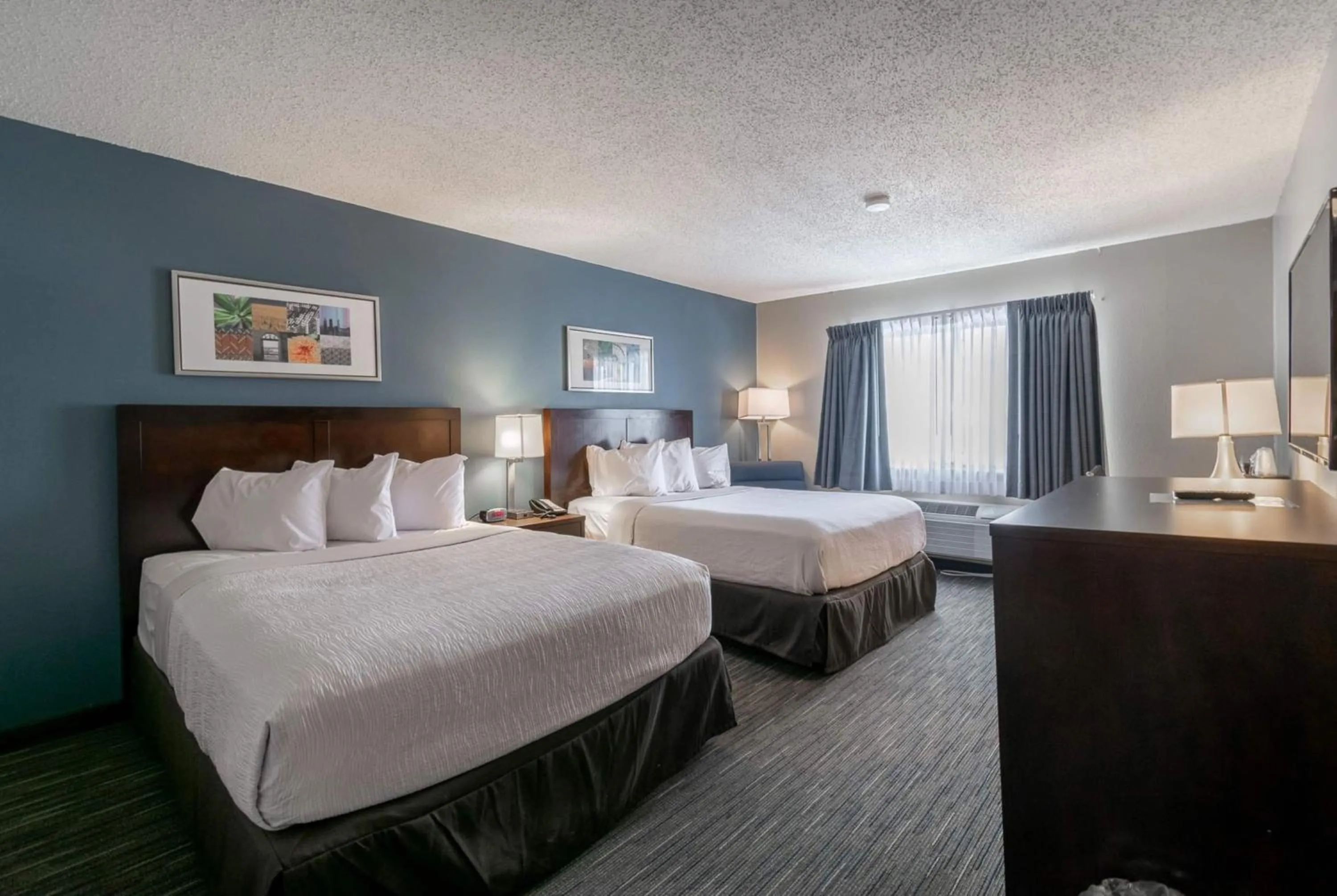 Photo of the whole room, Bed in Wingate by Wyndham Great Falls