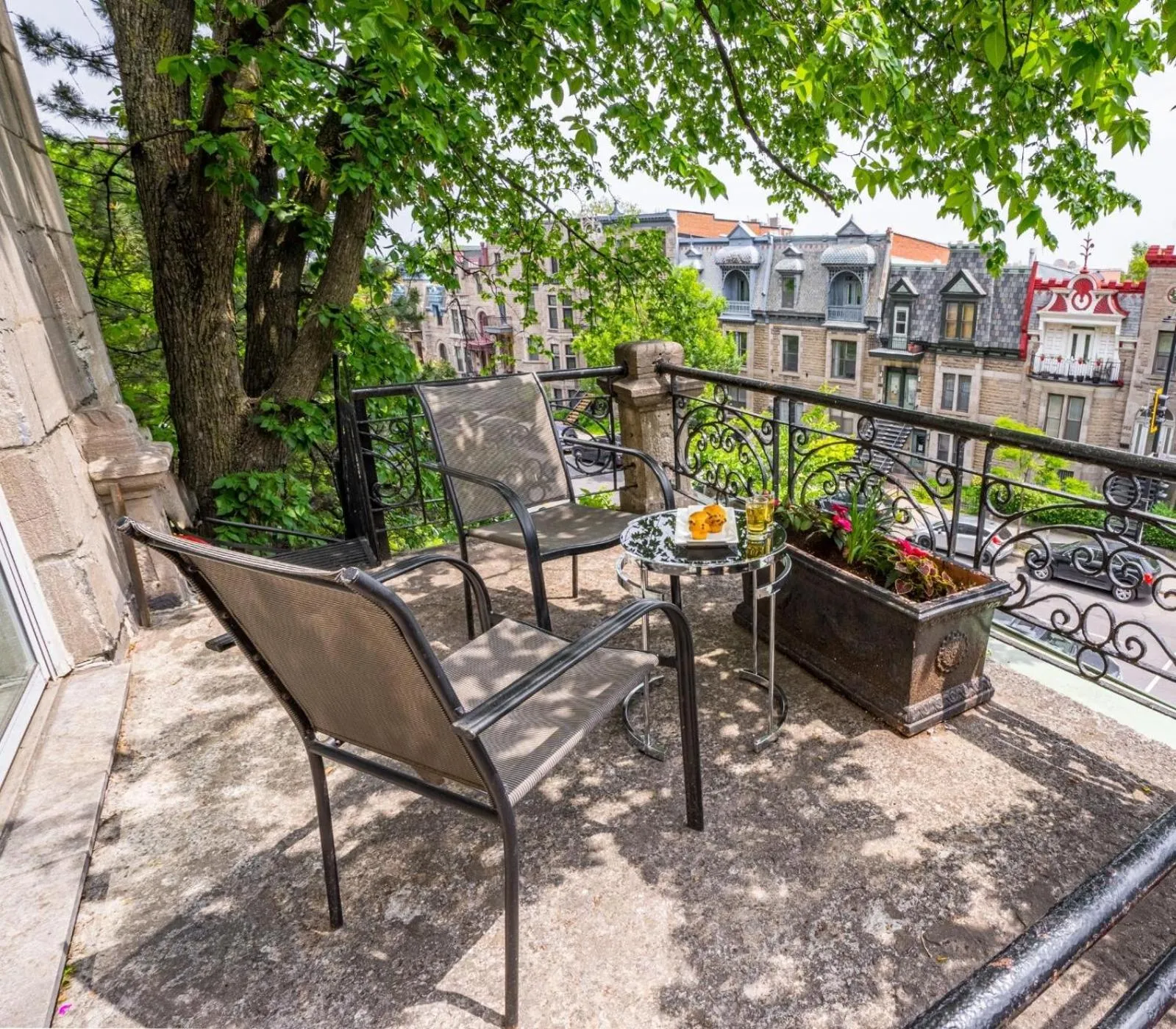 Balcony/Terrace in Hotel de Paris Montreal