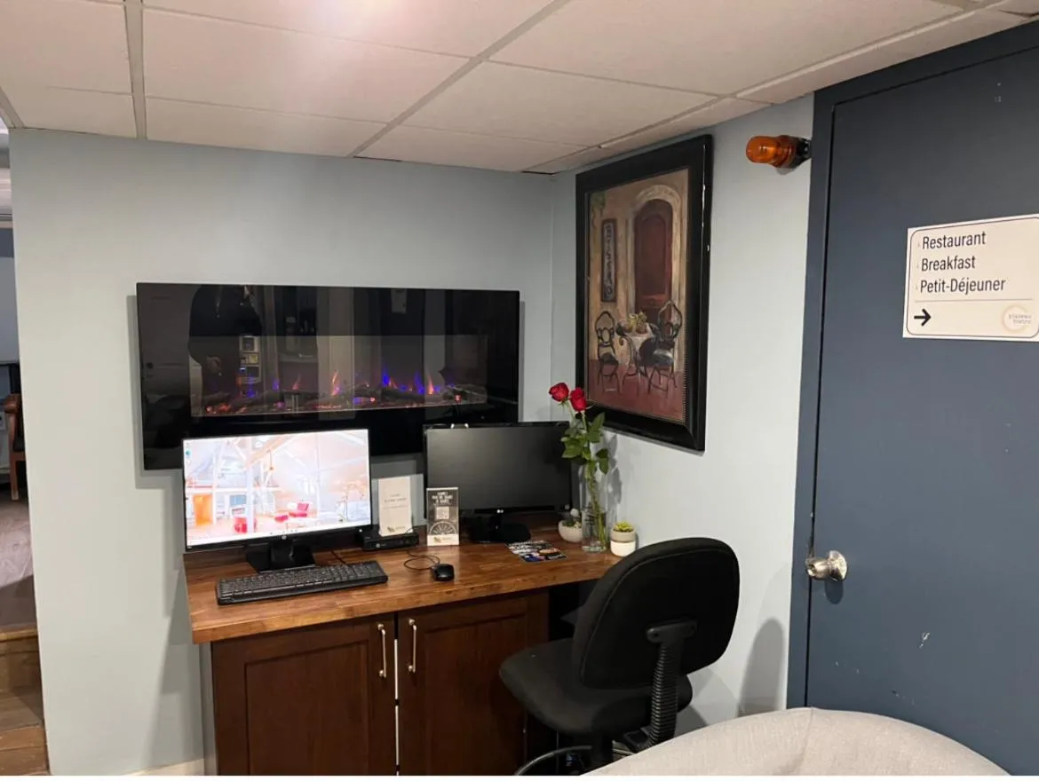 Business facilities in Hotel de Paris Montreal