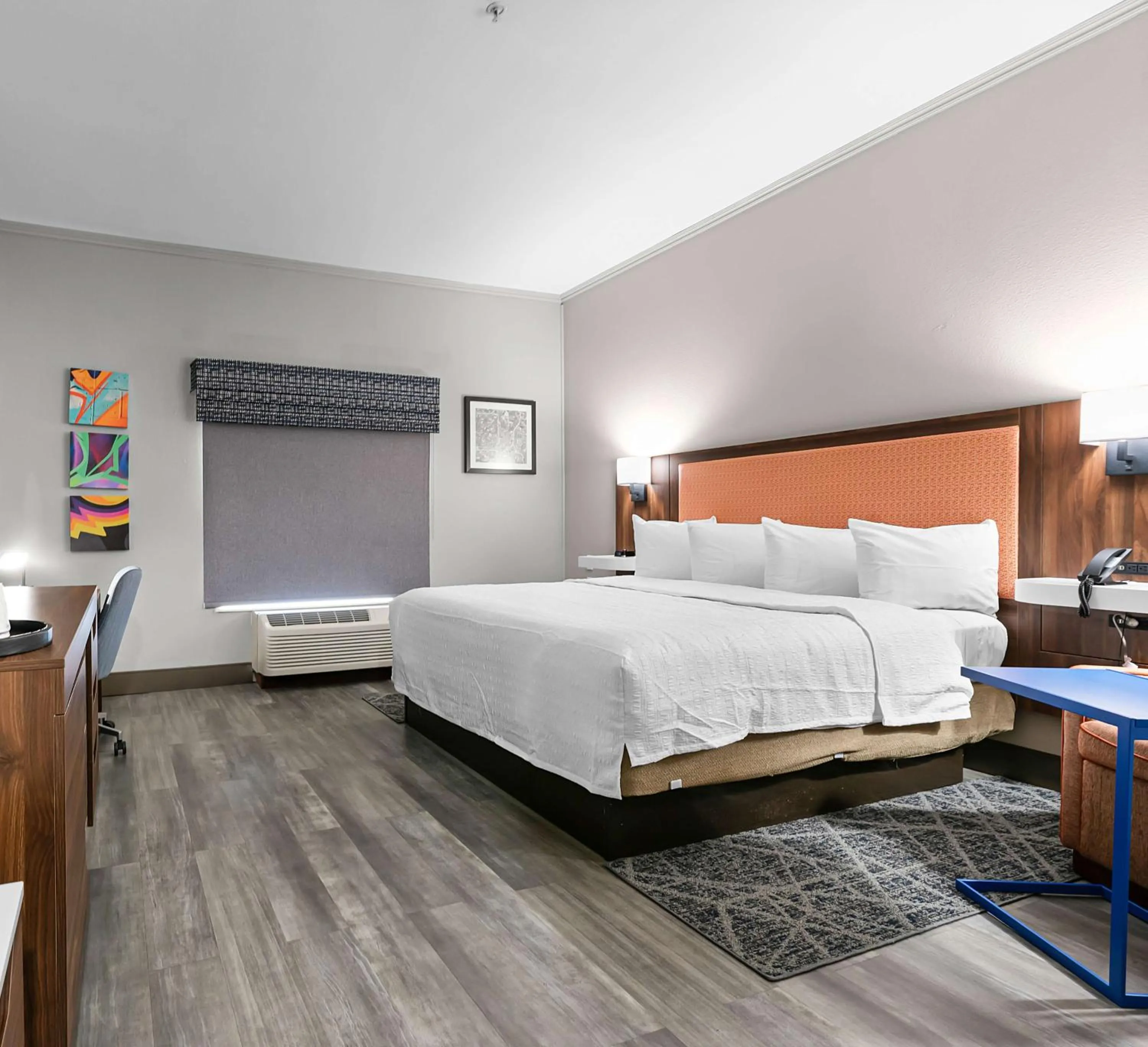 Bed in Hampton Inn Seguin