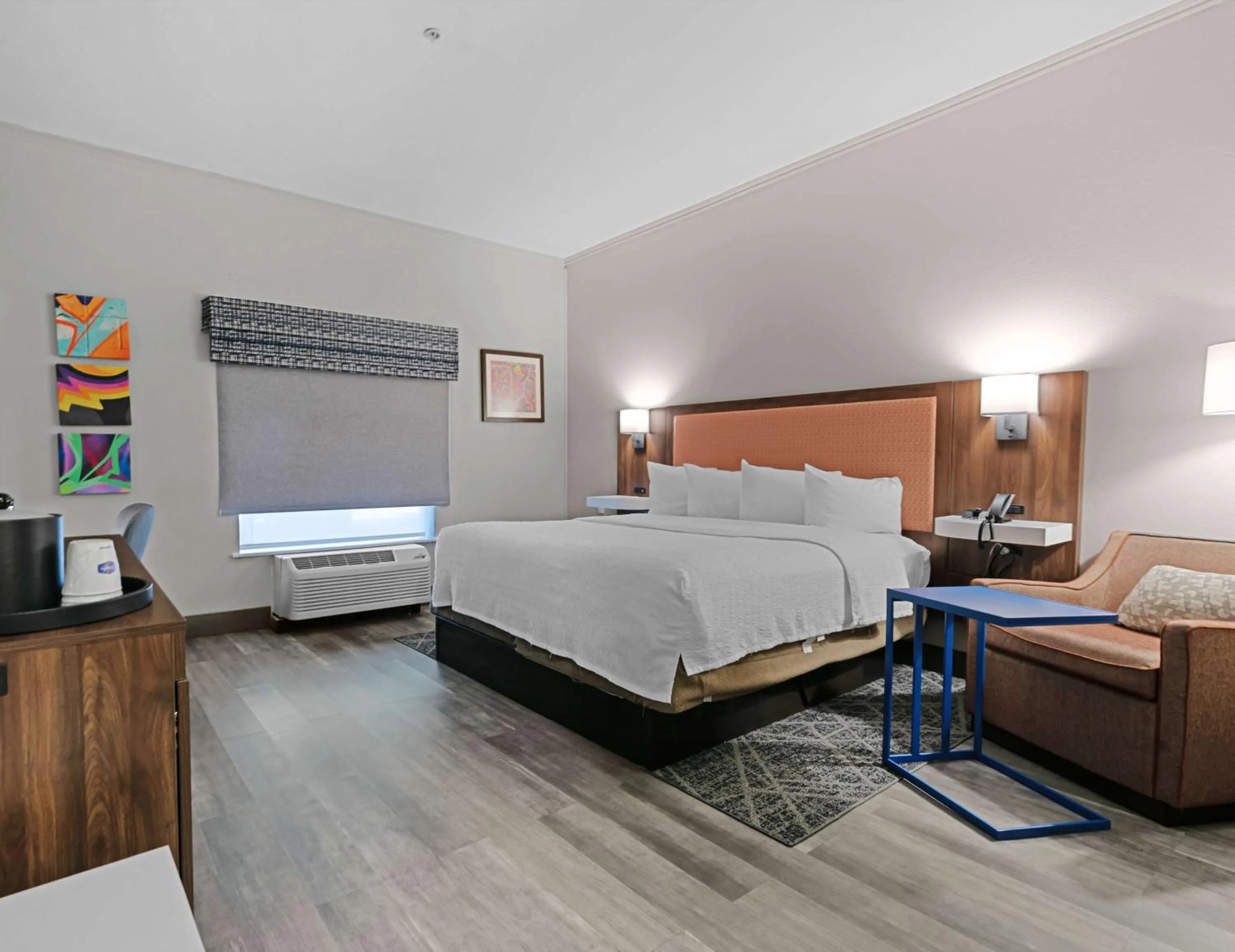 Bed in Hampton Inn Seguin