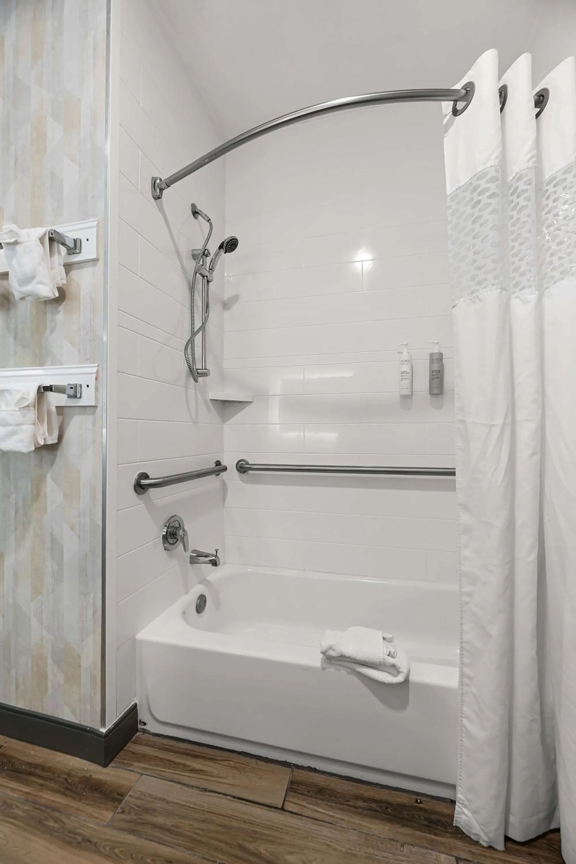 Bathroom in Hampton Inn Seguin