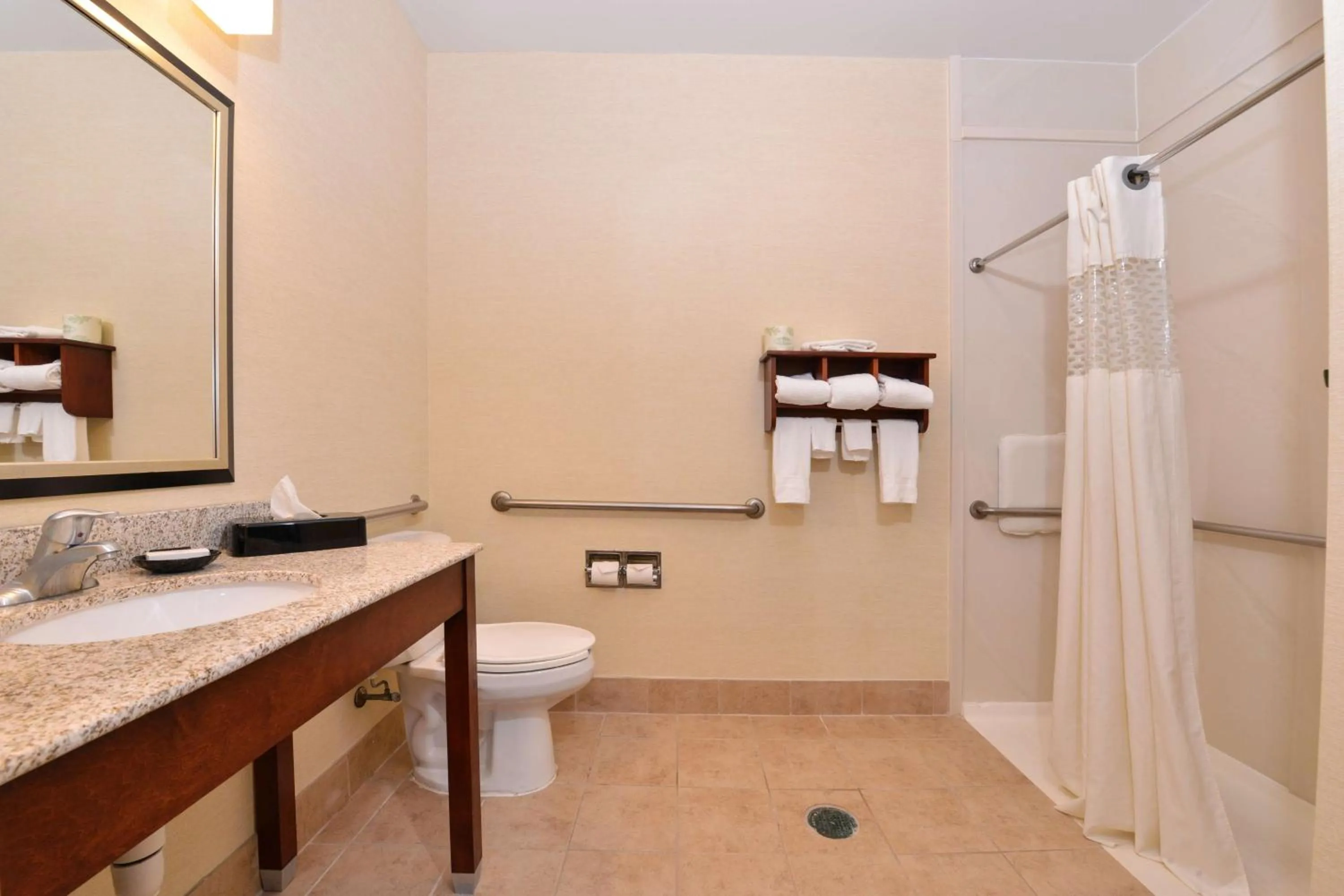 Bathroom in Wingate by Wyndham Steubenville