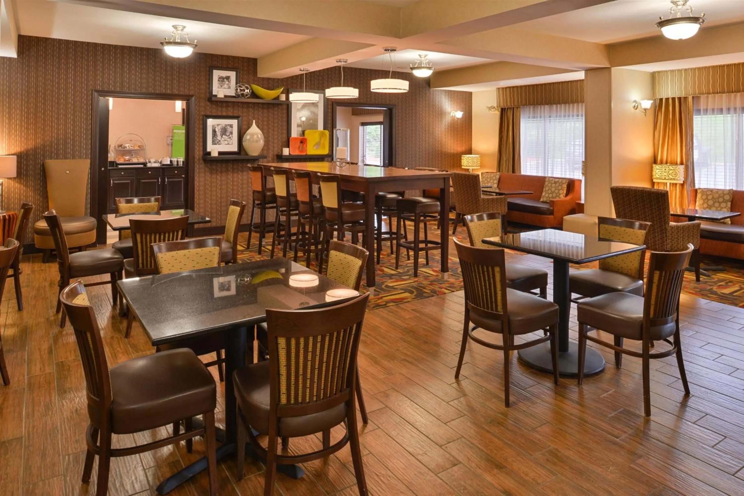 Restaurant/places to eat in Wingate by Wyndham Steubenville