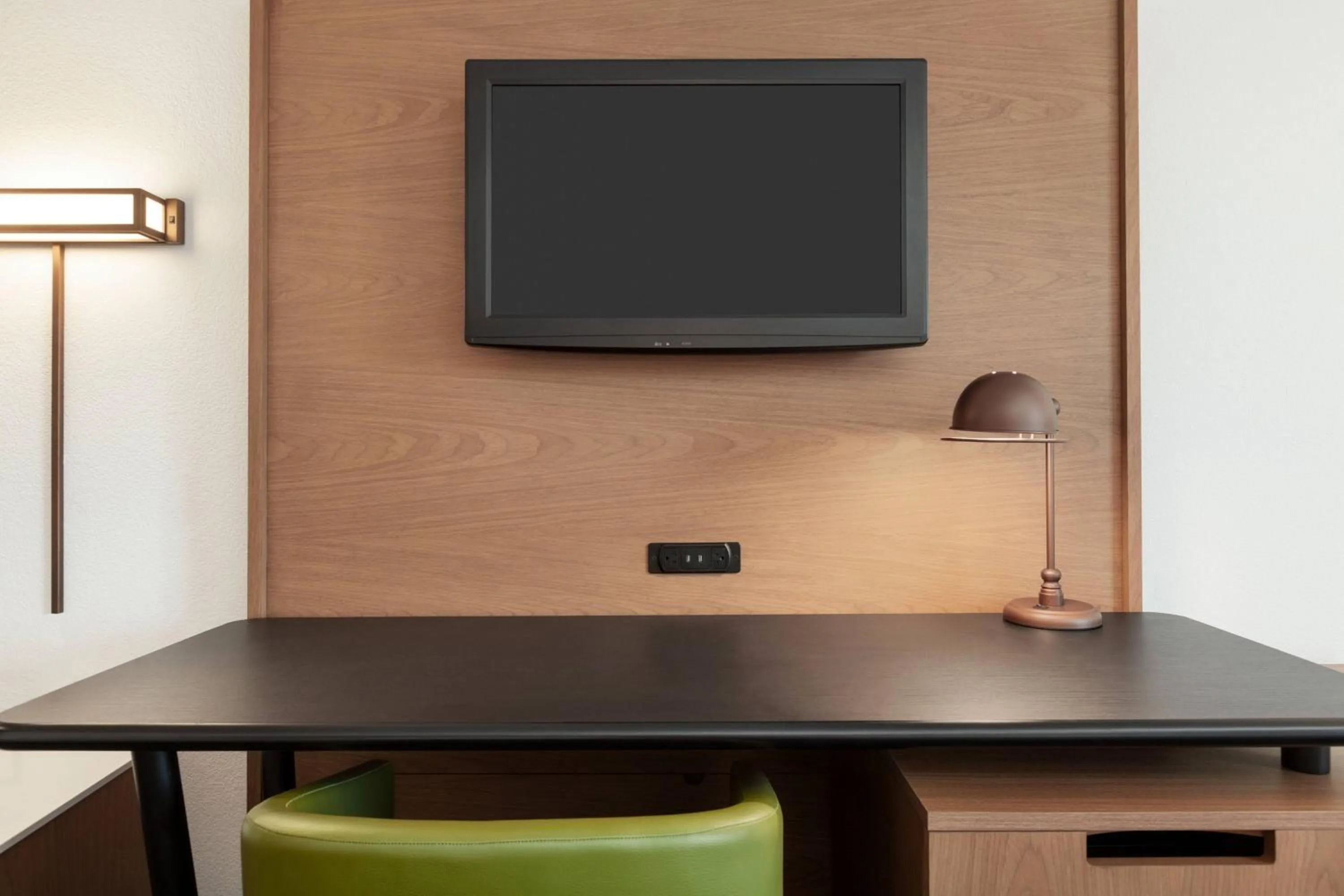 Photo of the whole room in Fairfield Inn by Marriott Visalia Sequoia