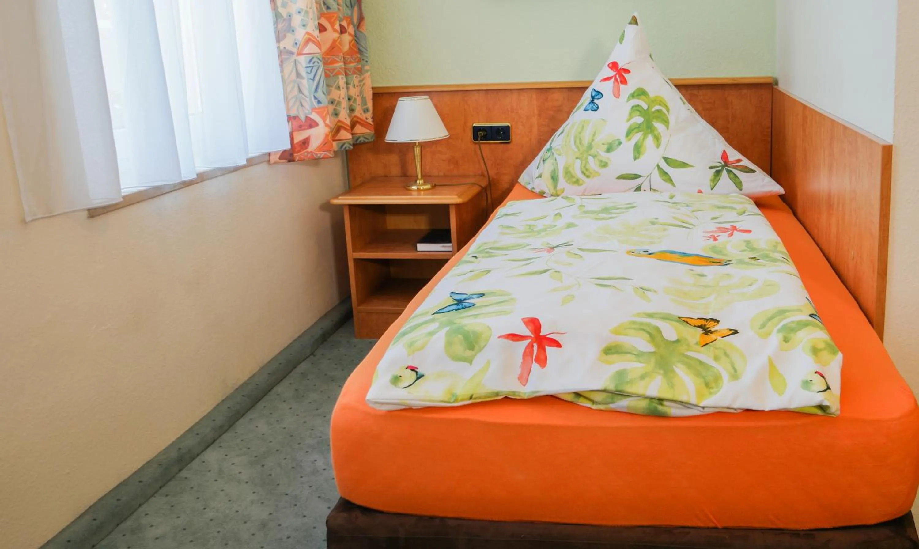 Photo of the whole room, Bed in Hotel Zur Sonne