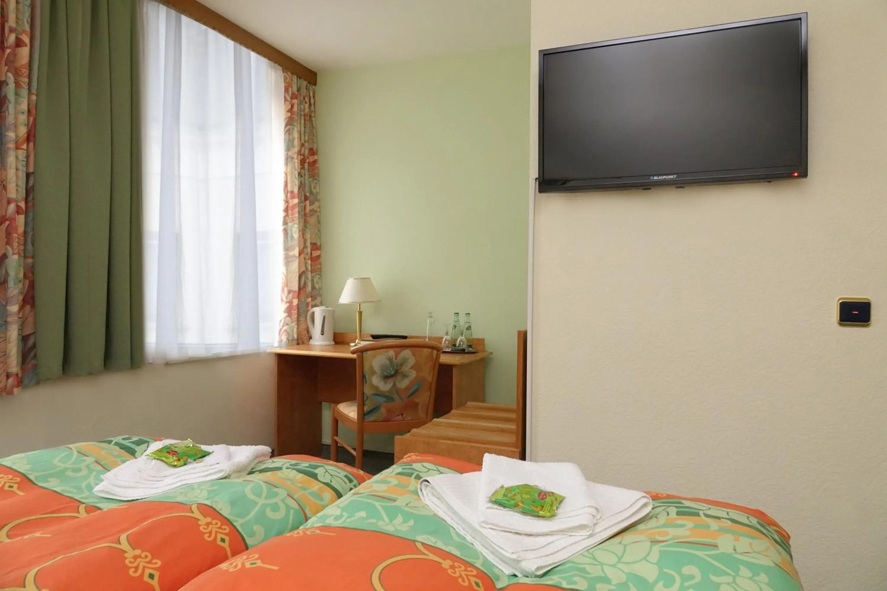 Photo of the whole room, Bed in Hotel Zur Sonne