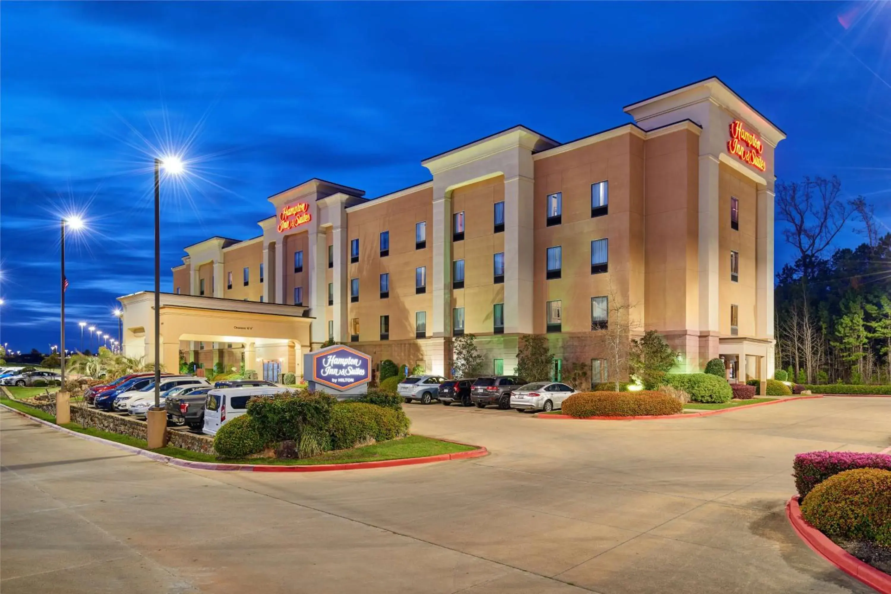 Property building in Hampton Inn & Suites Longview North Property building in Hampton Inn & Suites Longview North