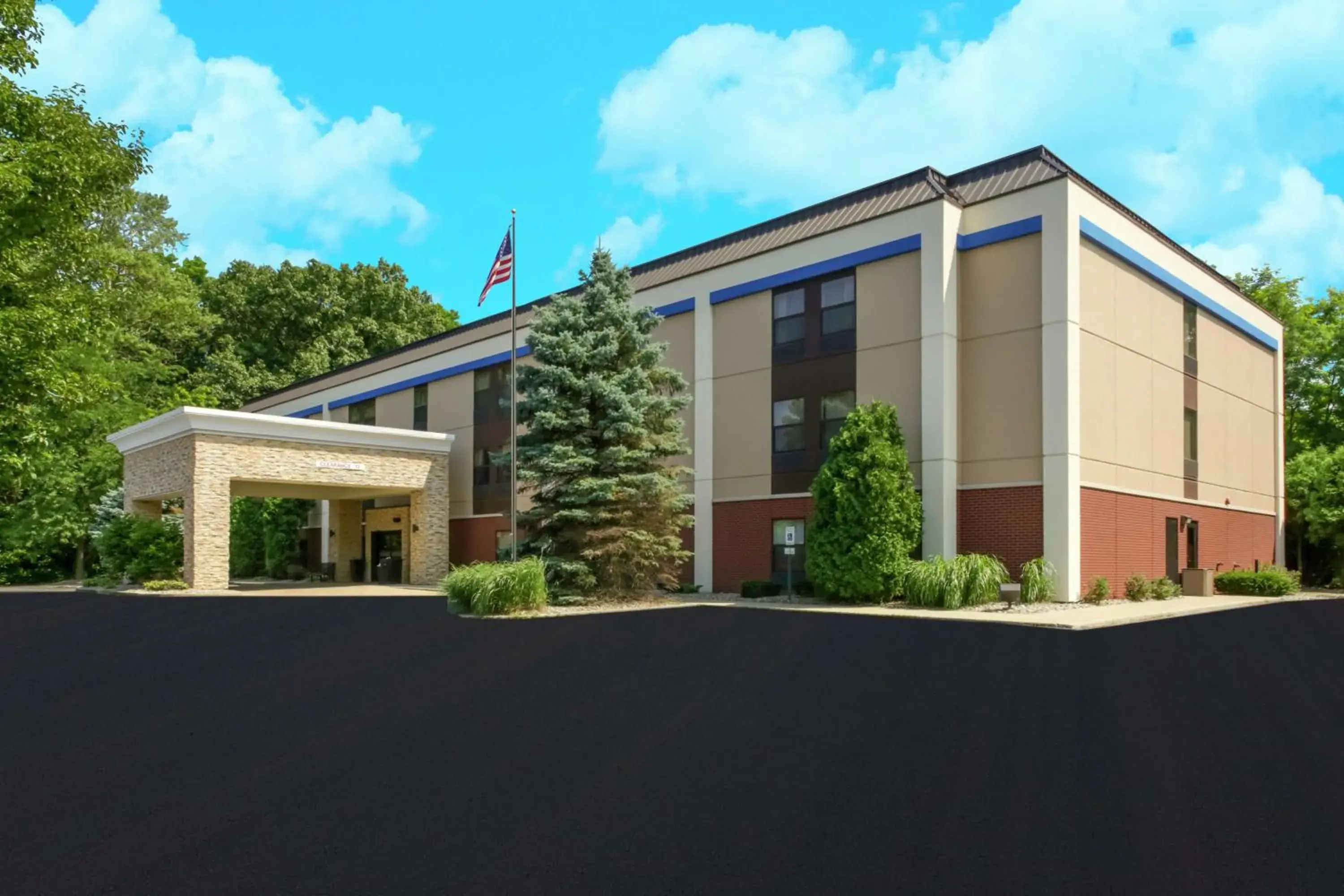 Property building in Hampton Inn Portage Property building in Hampton Inn Portage