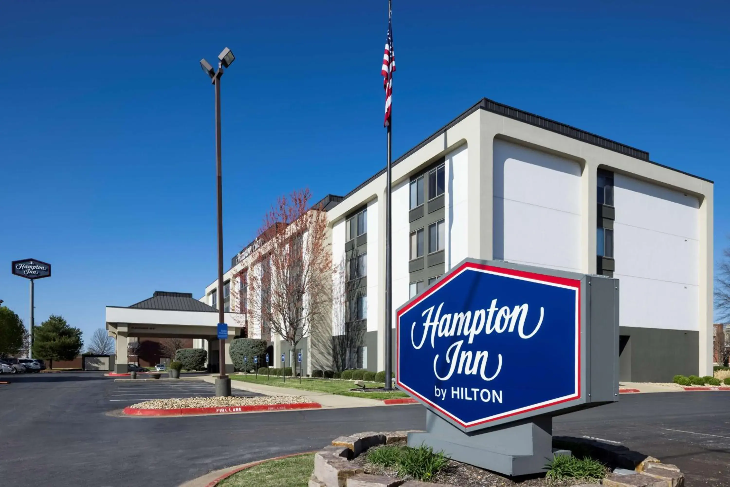 Property building in Hampton Inn Bentonville-Rogers Property building in Hampton Inn Bentonville-Rogers