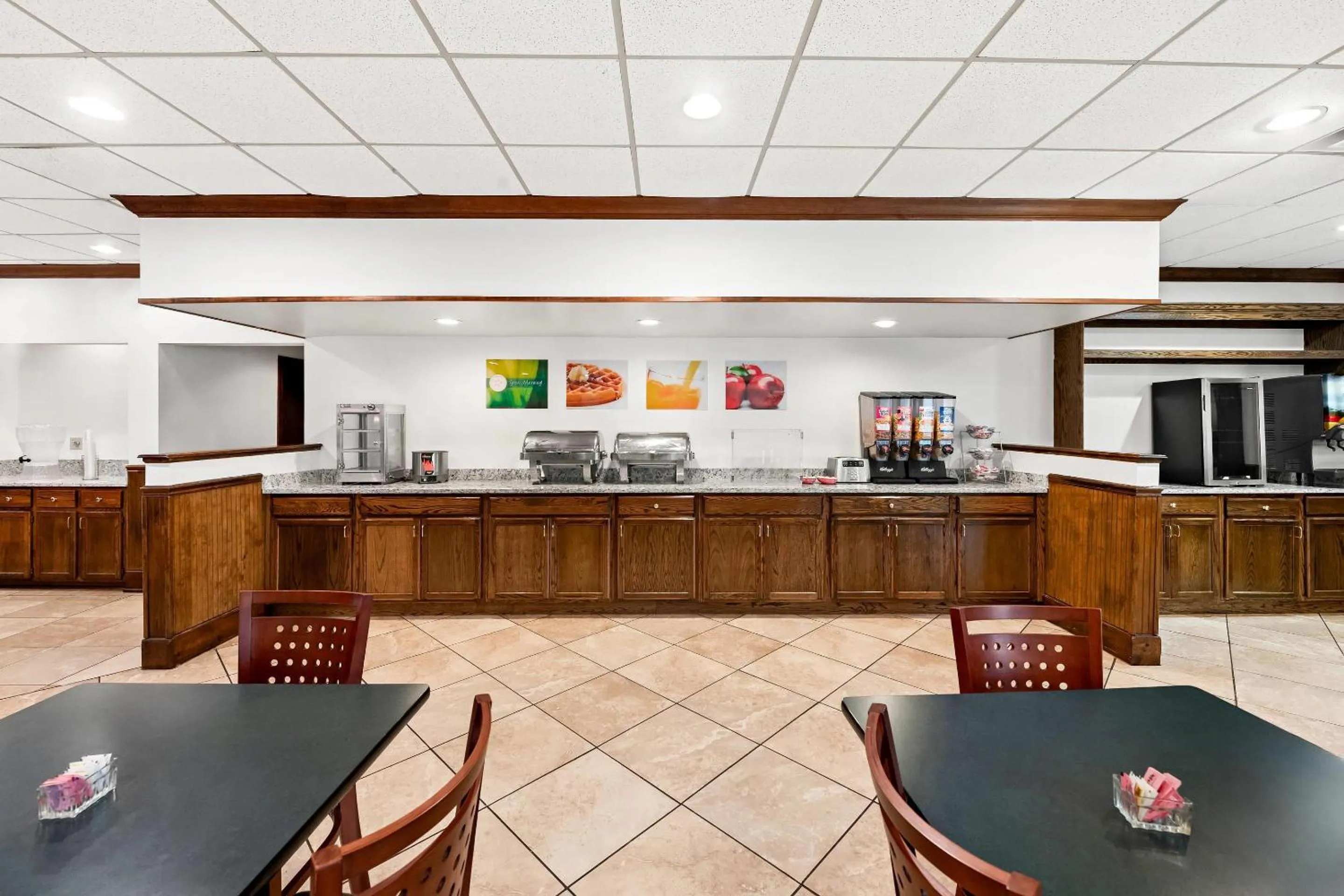 Breakfast in Quality Inn Dayton Airport