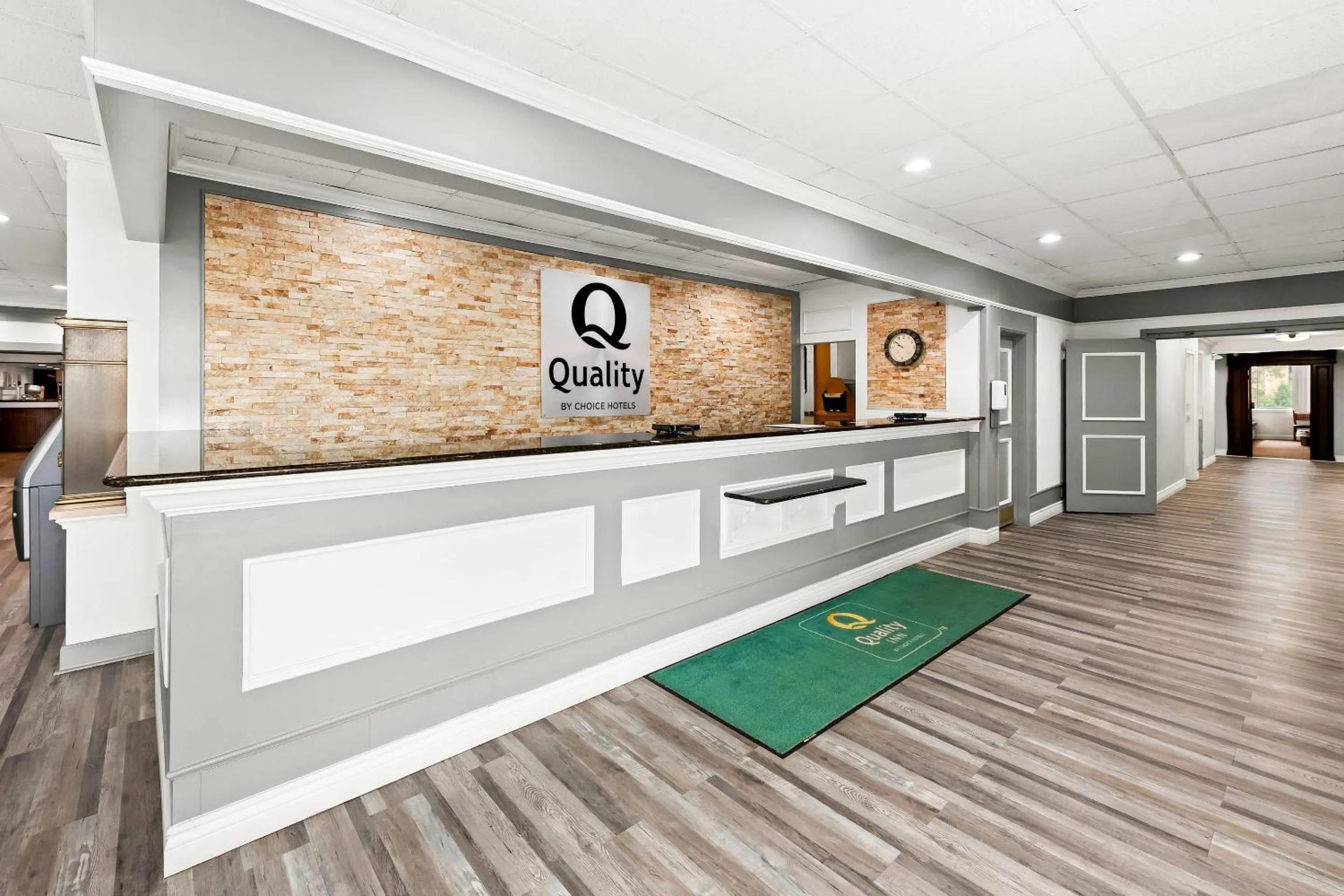 Lobby or reception in Quality Inn Dayton Airport