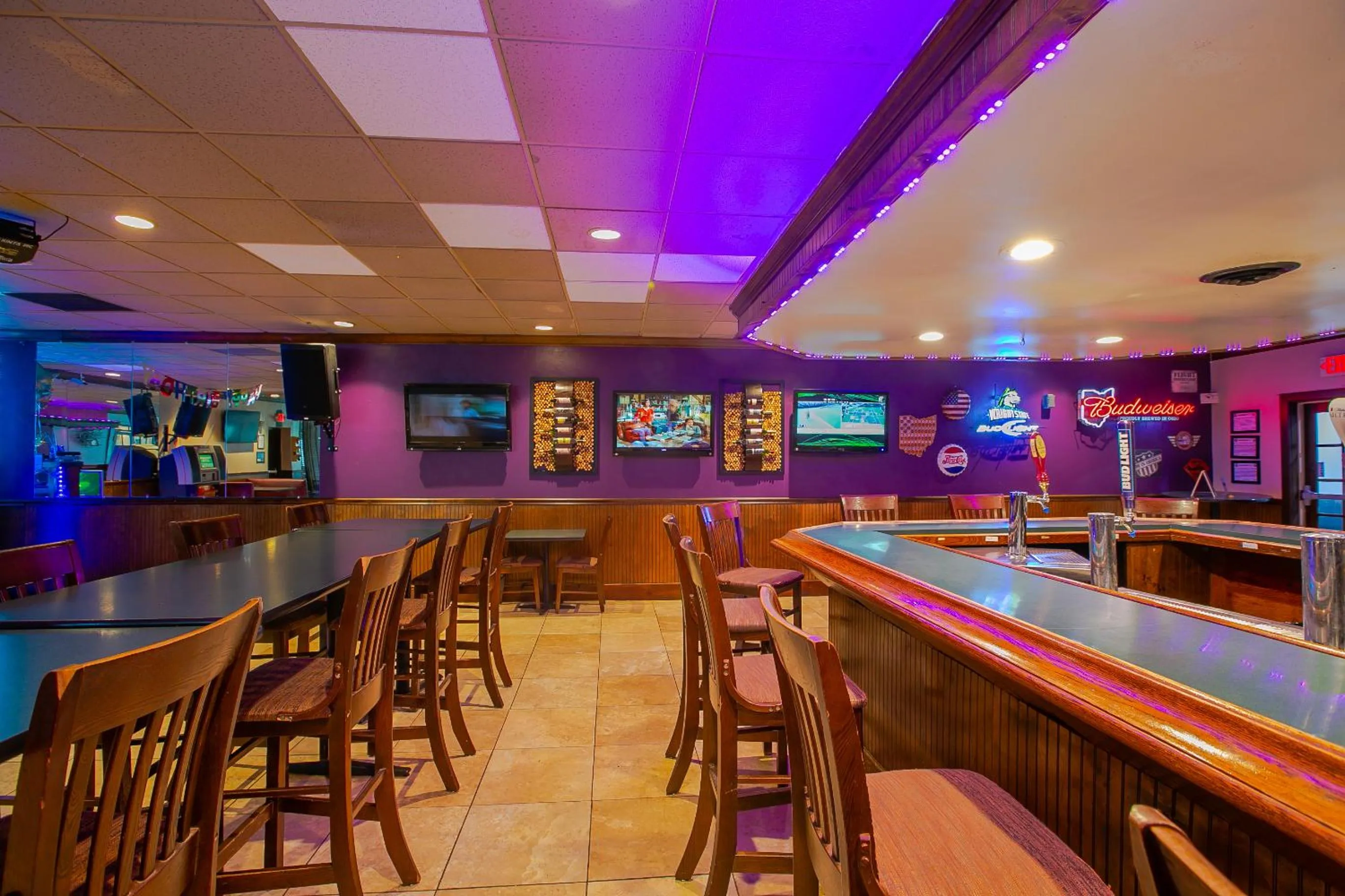 Lounge or bar in Quality Inn Dayton Airport