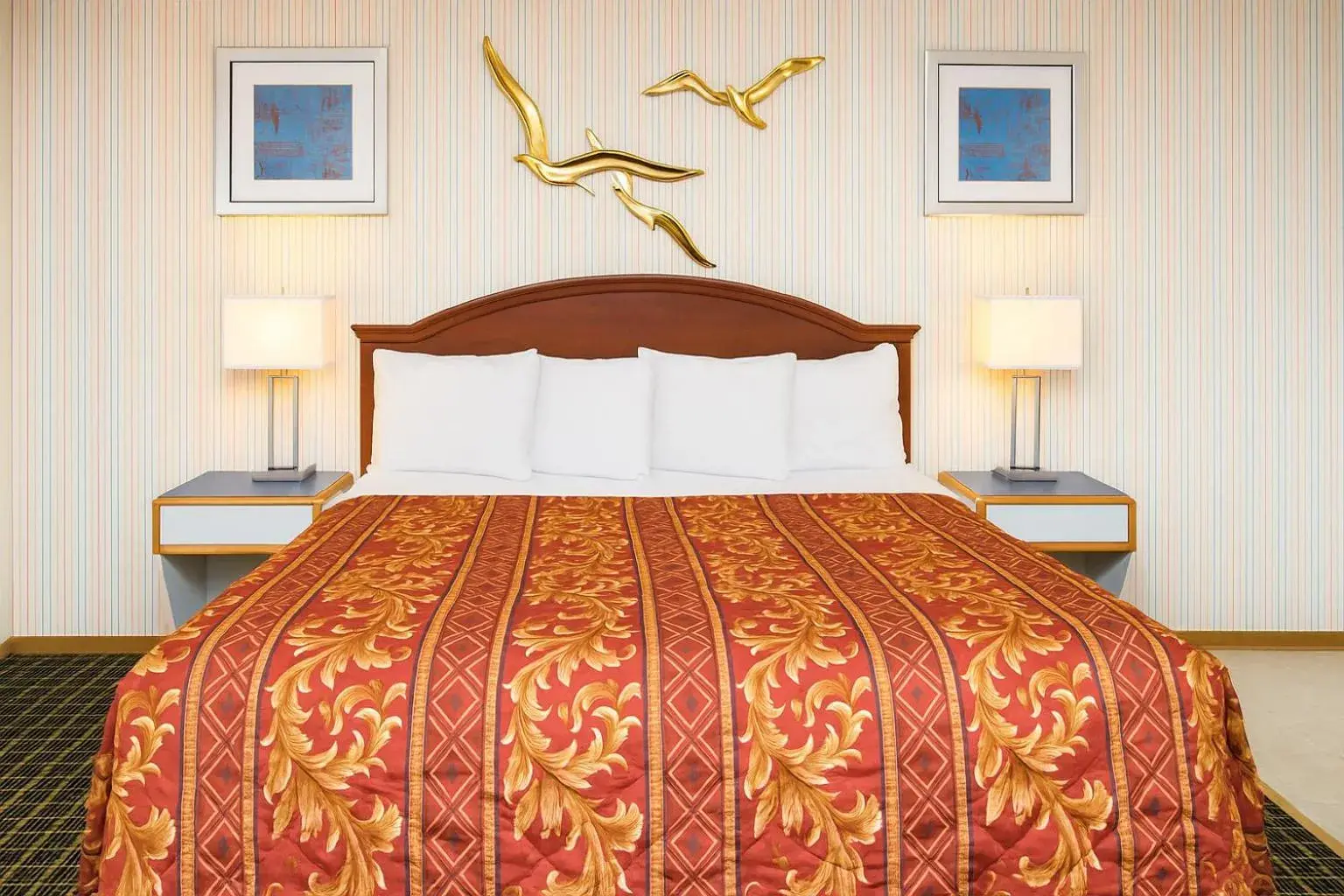 Suite with Hot Tub in Ventura Motel Suite with Hot Tub in Ventura Motel