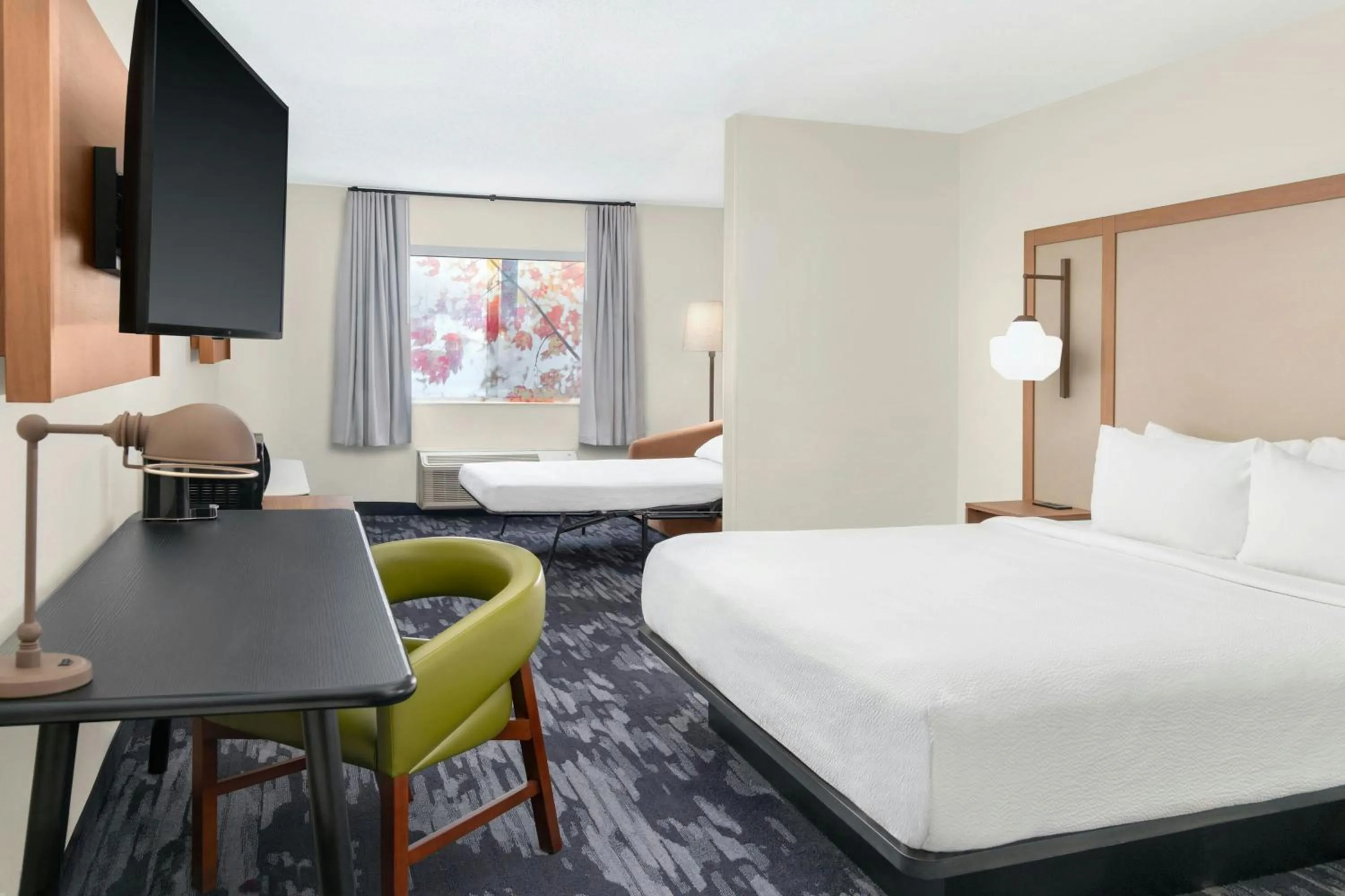 Photo of the whole room, Bed in Fairfield Inn & Suites Saginaw