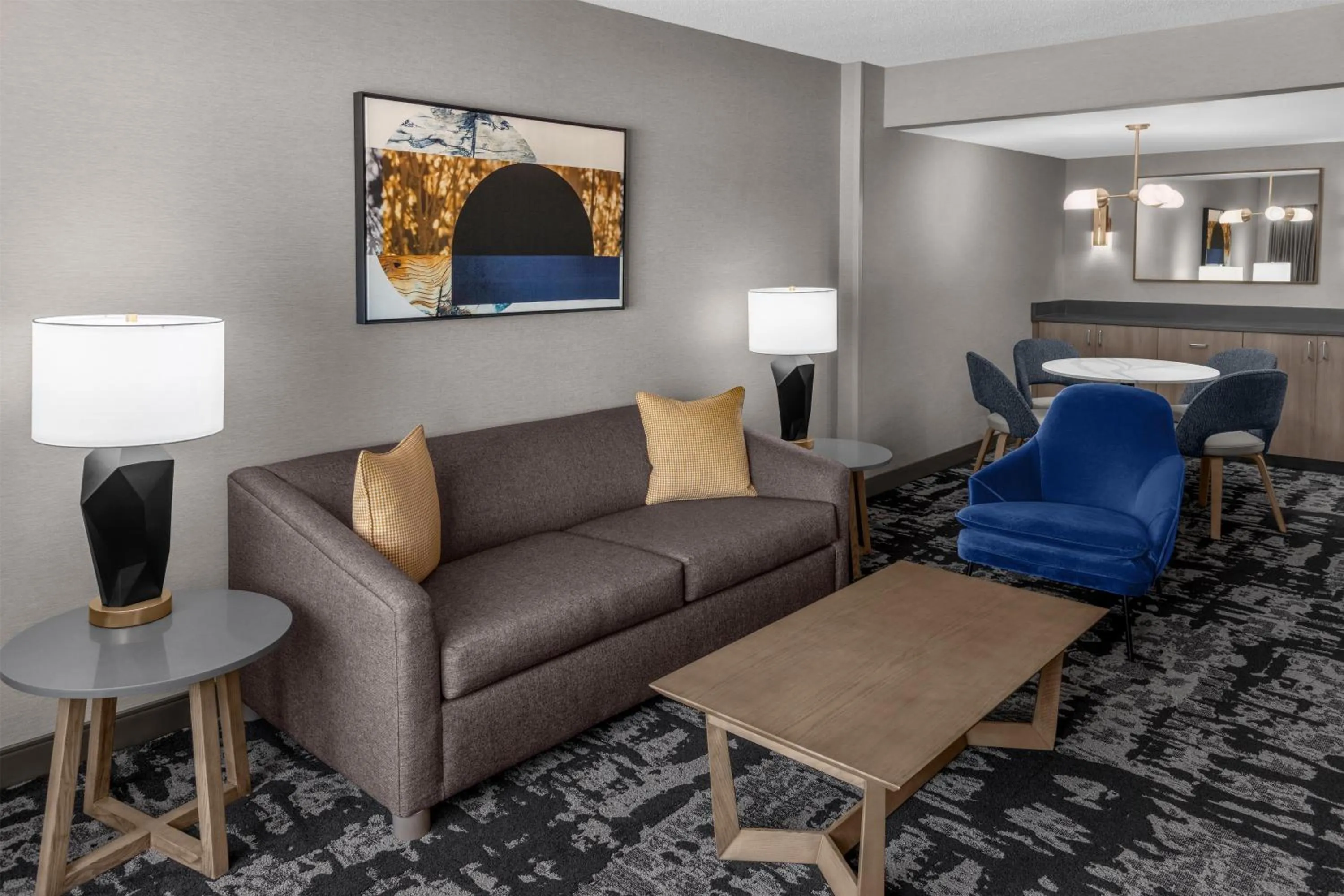 Living room in DoubleTree by Hilton Springfield