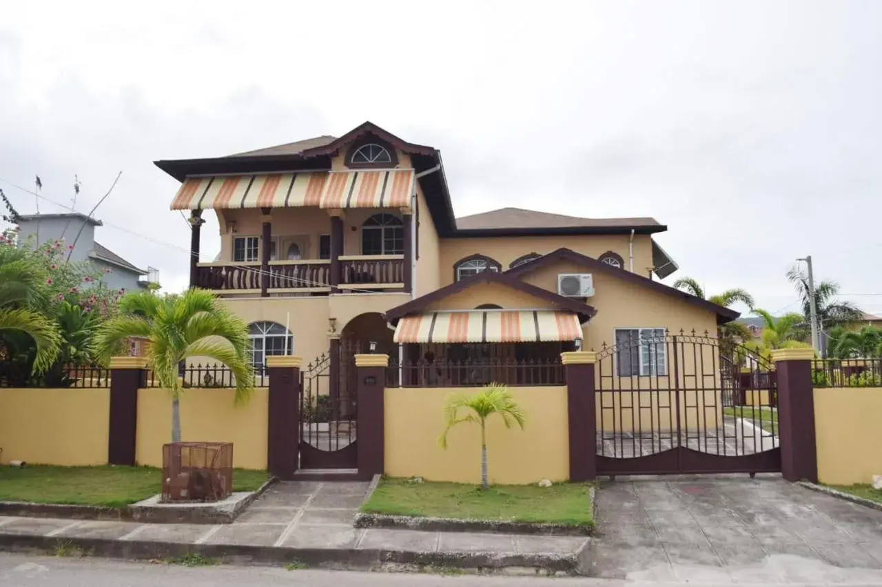 Two-Bedroom House in Rhyne Park Inn Two-Bedroom House in Rhyne Park Inn