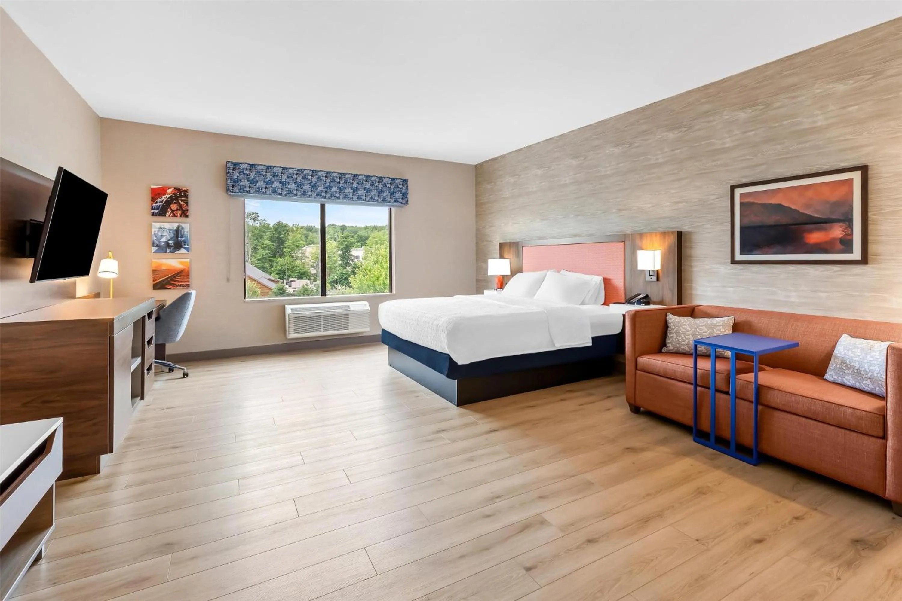 Bed in Hampton Inn & Suites Grove City