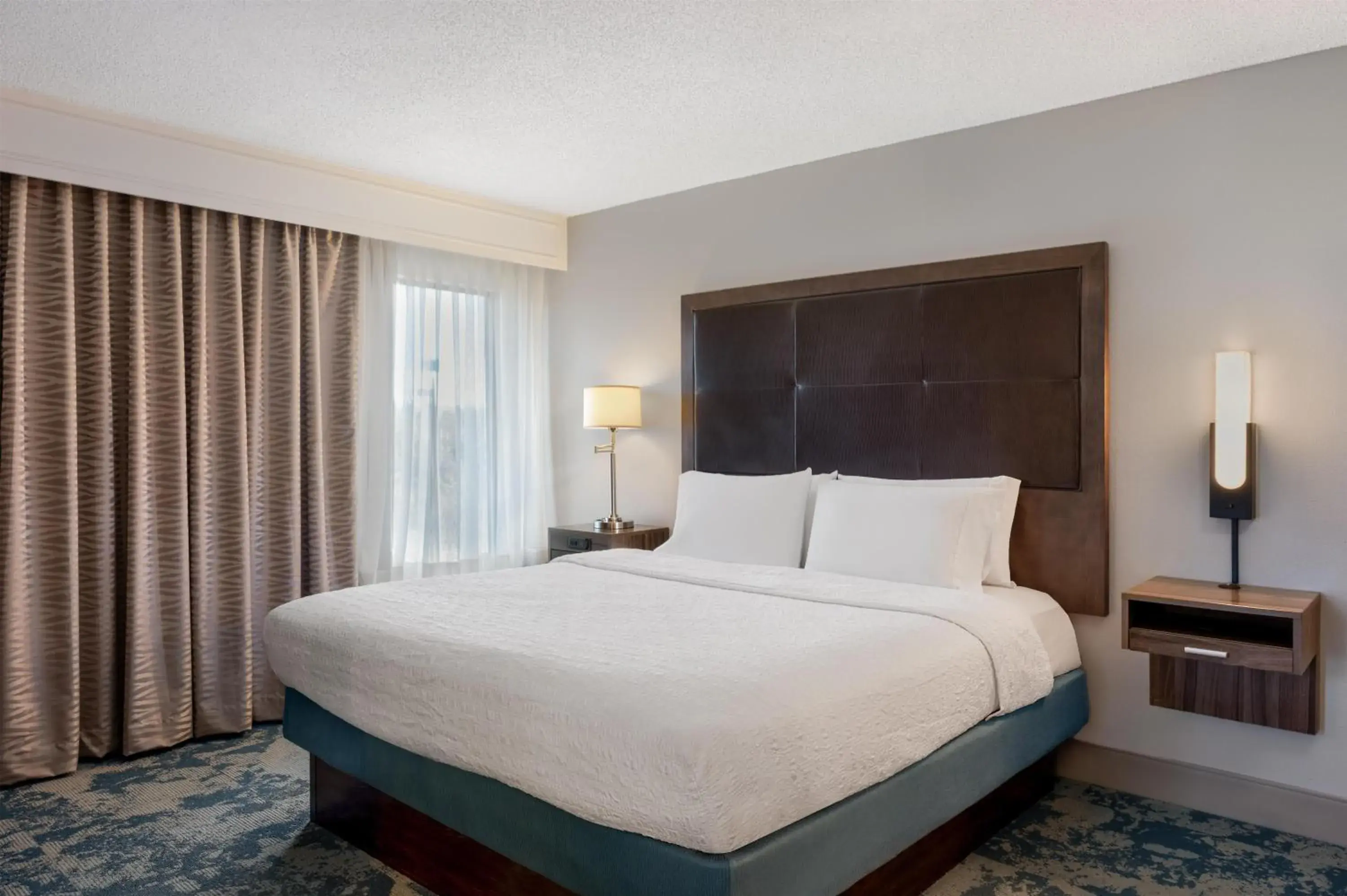 Bed in Hampton Inn South Hill Bed in Hampton Inn South Hill