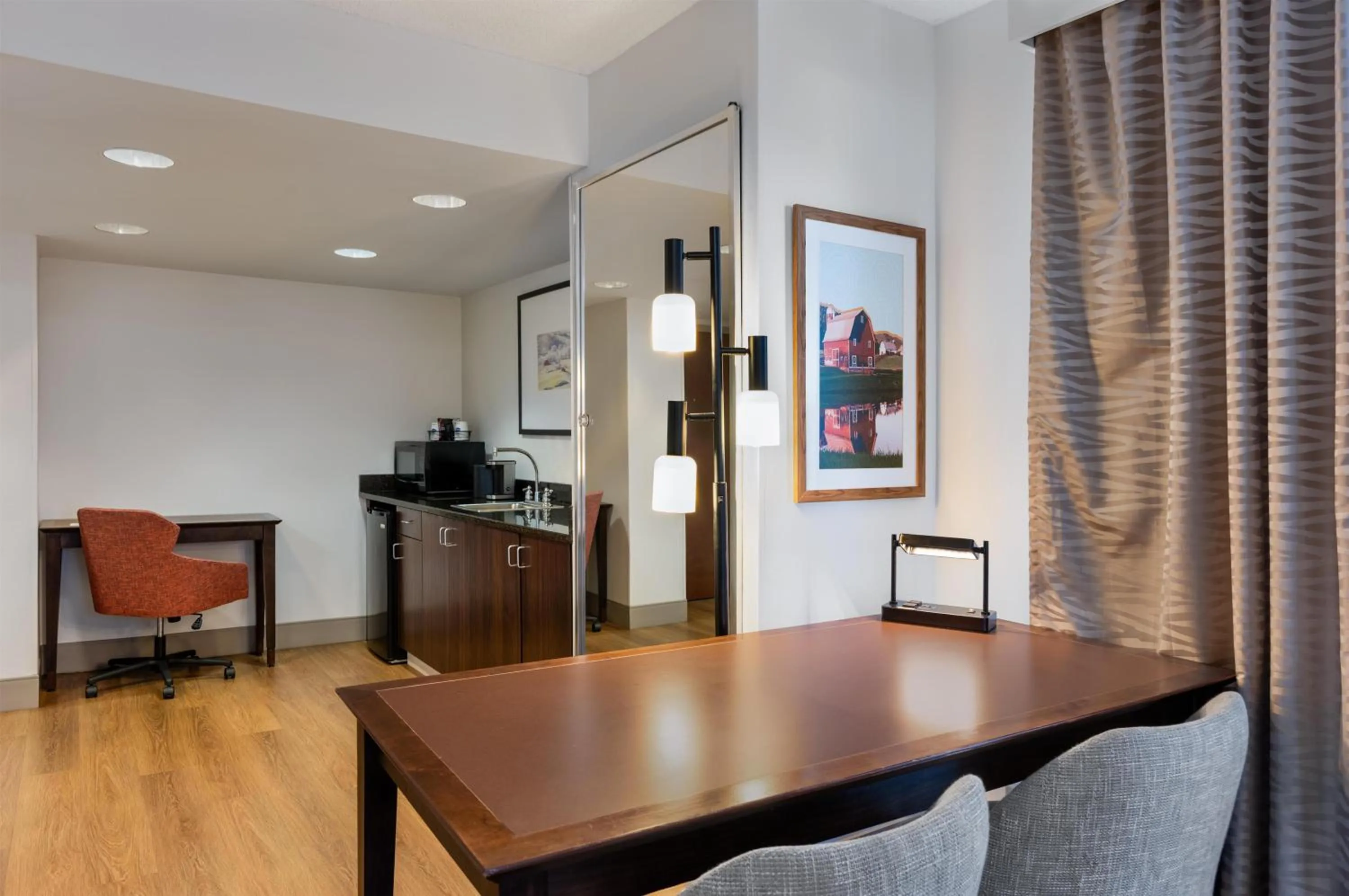 Bedroom in Hampton Inn South Hill